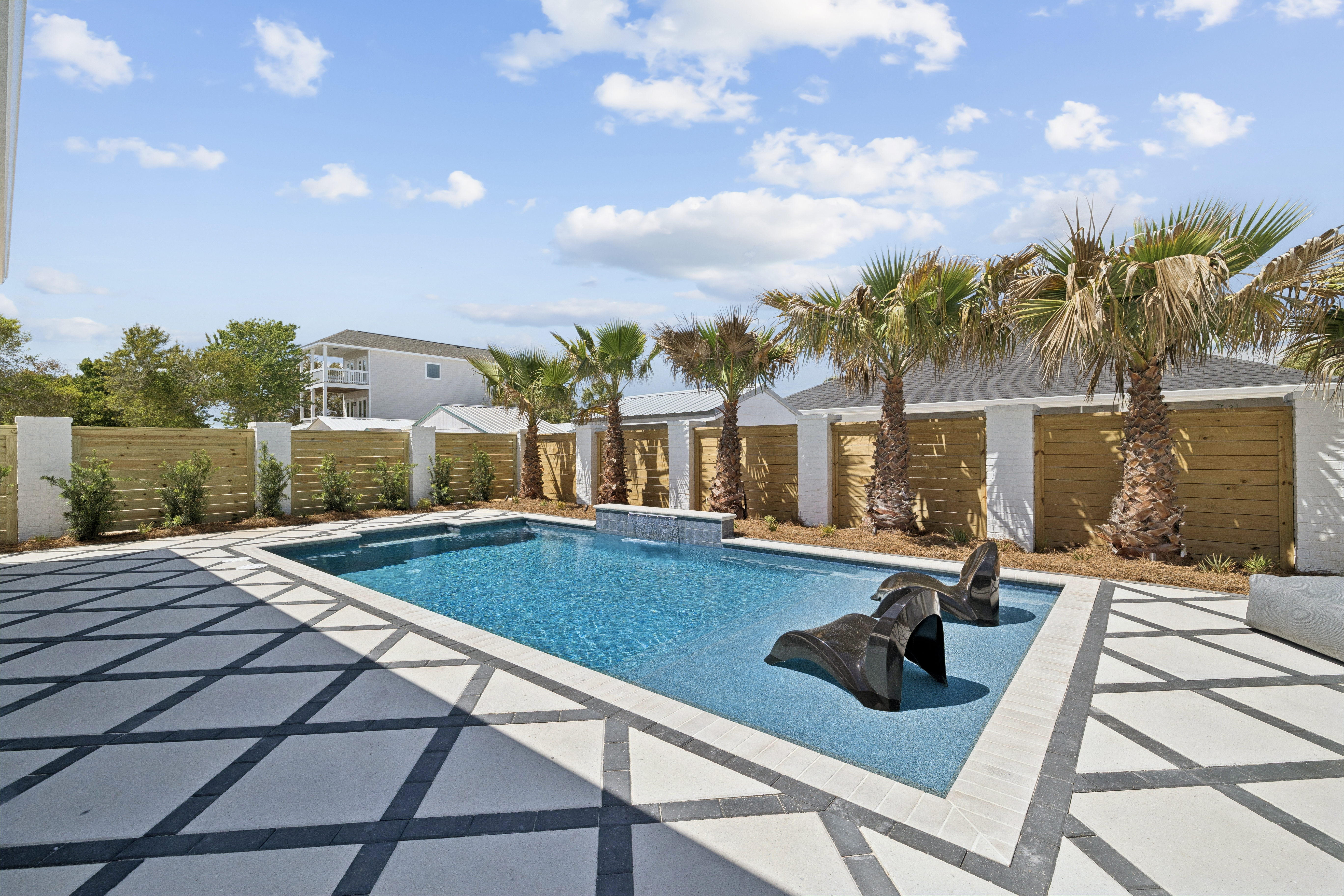  New Construction With Outdoor Oasis A Short Stroll To The Beach - 物件實景