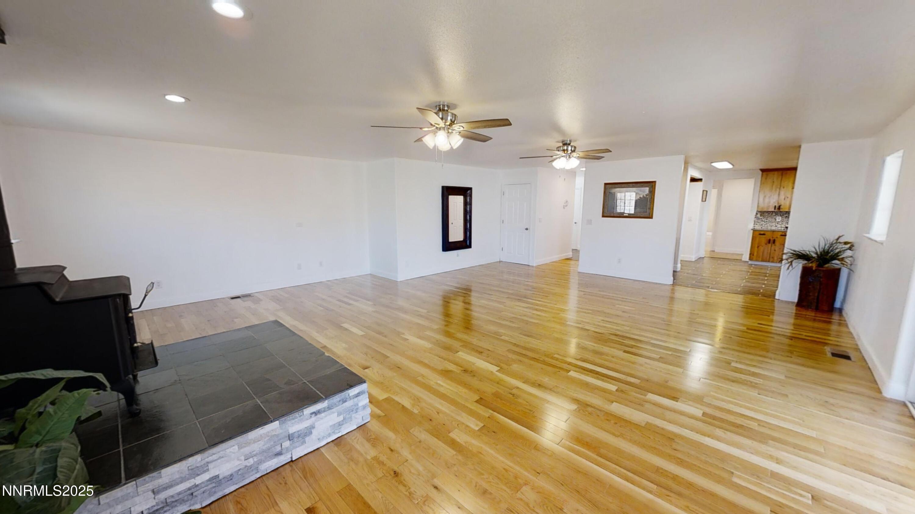 Sparks, Nevada, 89434, United States, 4 Bedrooms Bedrooms, ,4 BathroomsBathrooms,Residential,For Sale,1925240