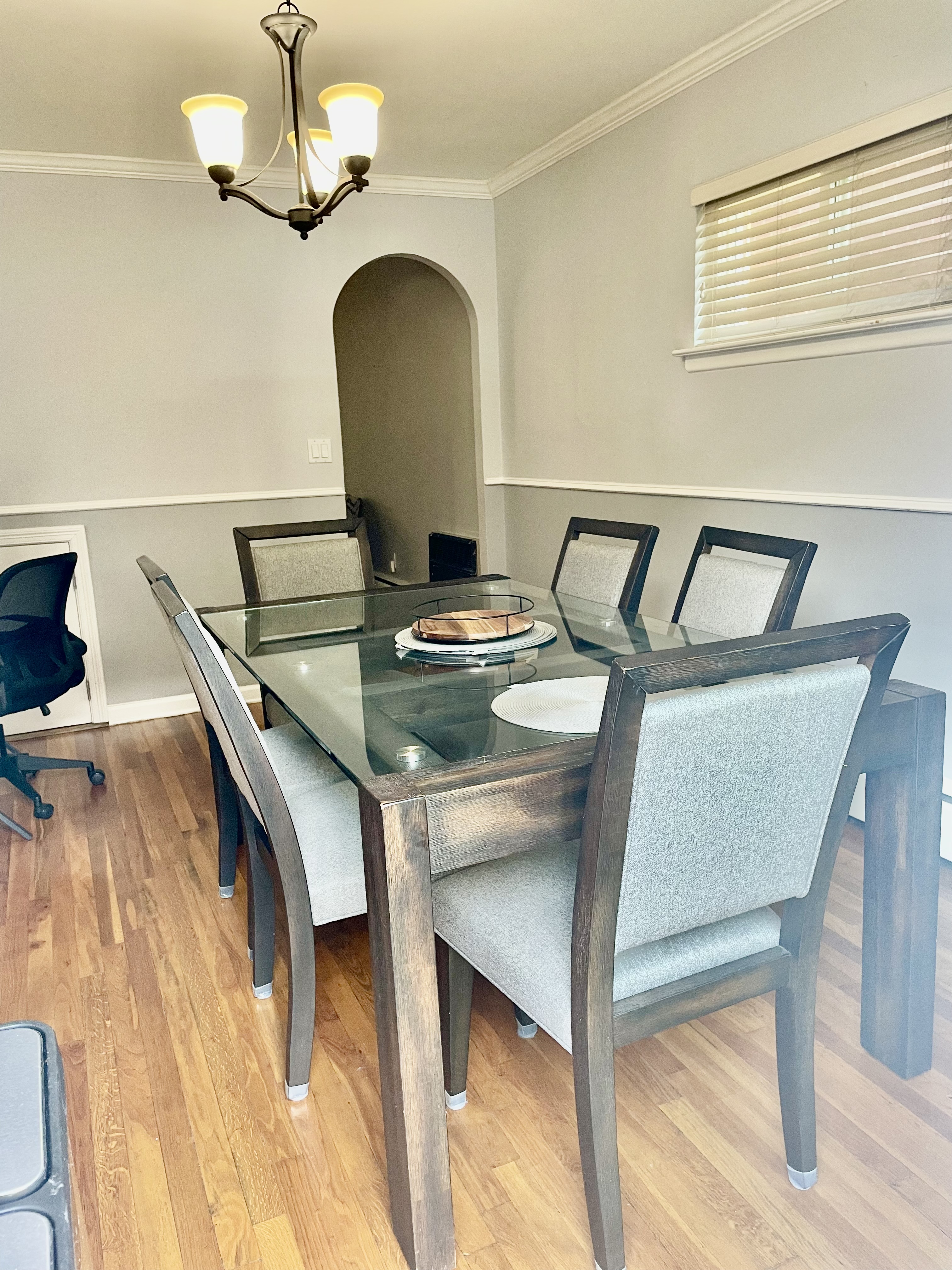 Bronx, New York, 10469, United States, 4 Bedrooms Bedrooms, ,2 BathroomsBathrooms,Residential,For Sale,1927871