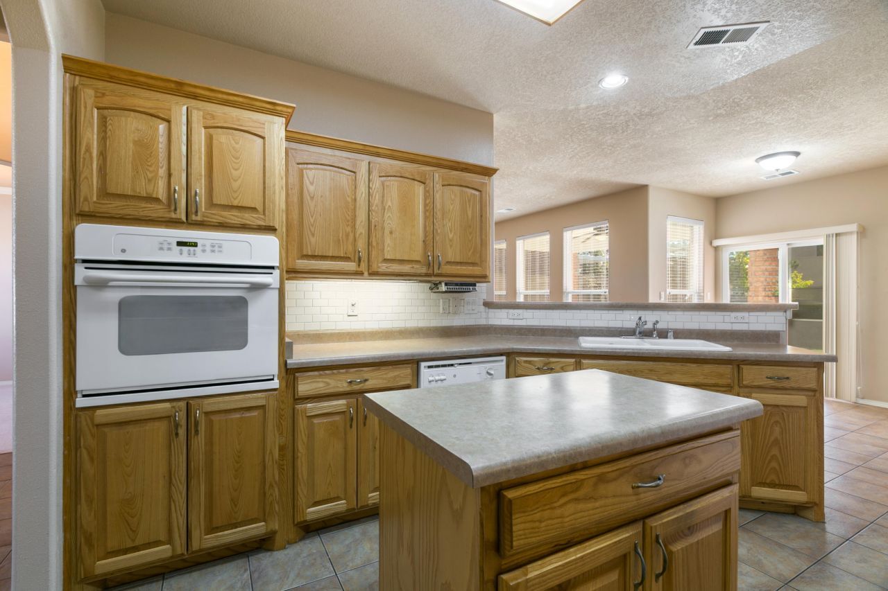 Albuquerque, New Mexico, 87122, United States, 3 Bedrooms Bedrooms, ,2 BathroomsBathrooms,Residential,For Sale,1984801