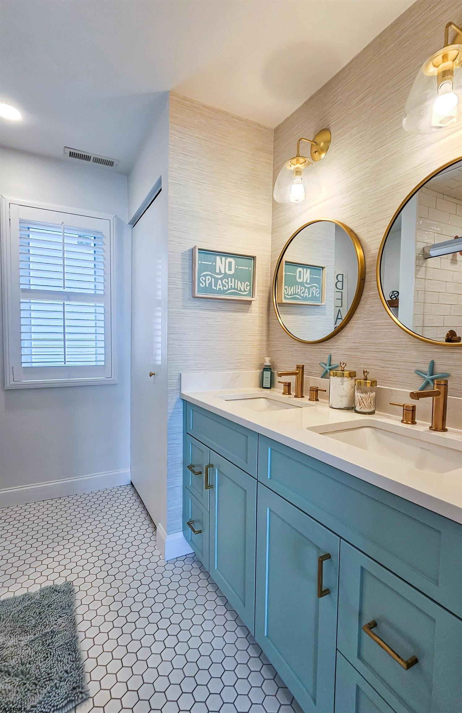 Longport, New Jersey, 08403, United States, 3 Bedrooms Bedrooms, ,3 BathroomsBathrooms,Residential,For Sale,1826457