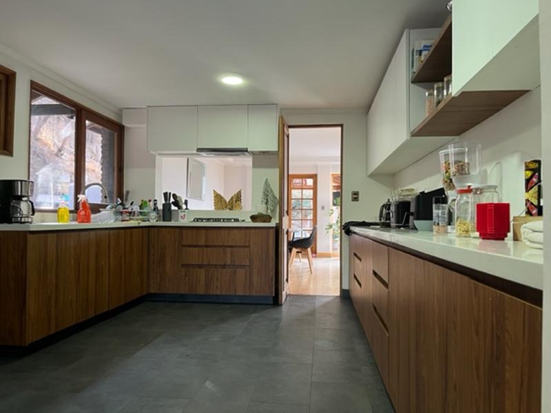 Lo Barnechea, Chile, 6 Bedrooms Bedrooms, ,6 BathroomsBathrooms,Residential,For Sale,1951401