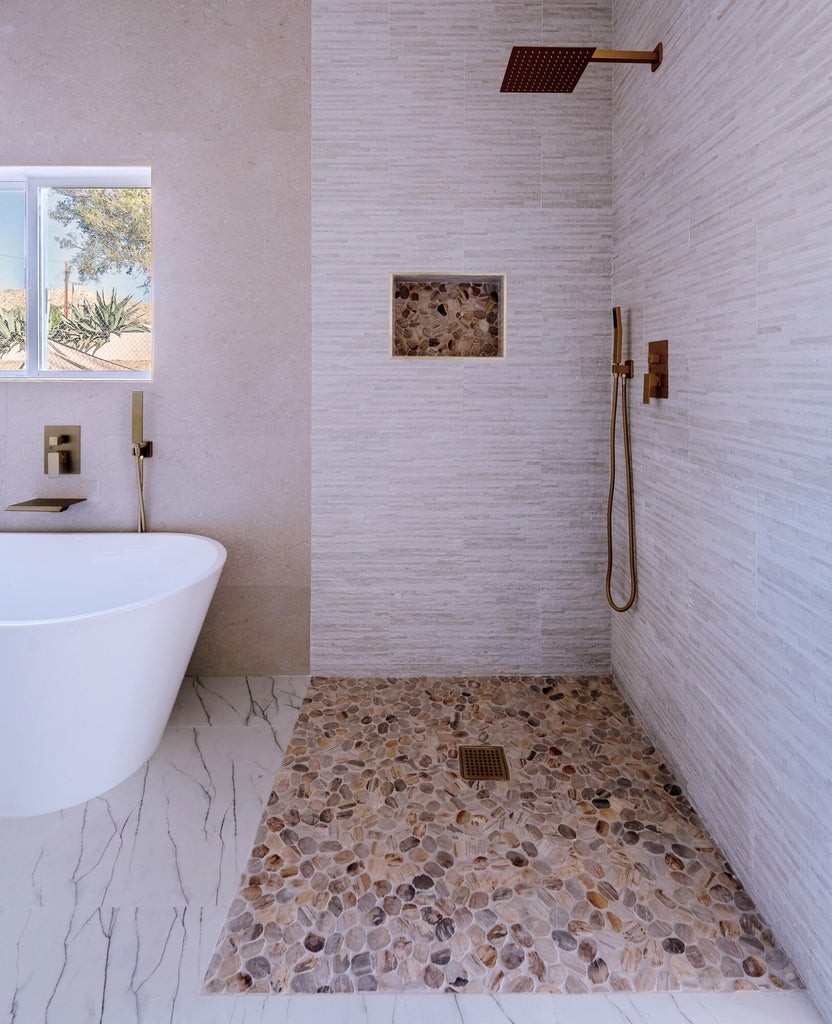 Desert Hot Springs, California, 92240, United States, 3 Bedrooms Bedrooms, ,3 BathroomsBathrooms,Residential,For Sale,2006108