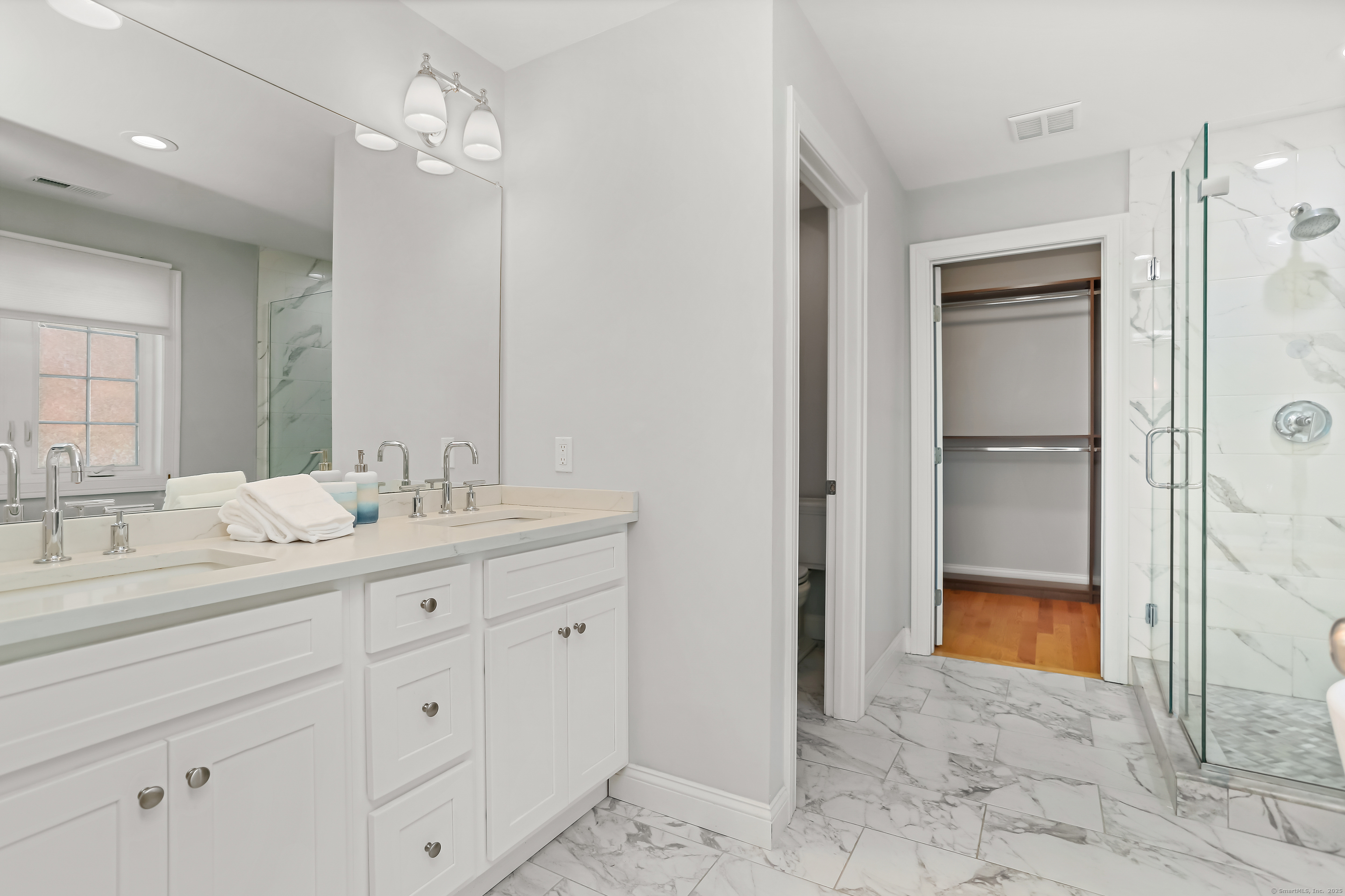 Stratford, Connecticut, 06614, United States, 4 Bedrooms Bedrooms, ,3 BathroomsBathrooms,Residential,For Sale,1987695