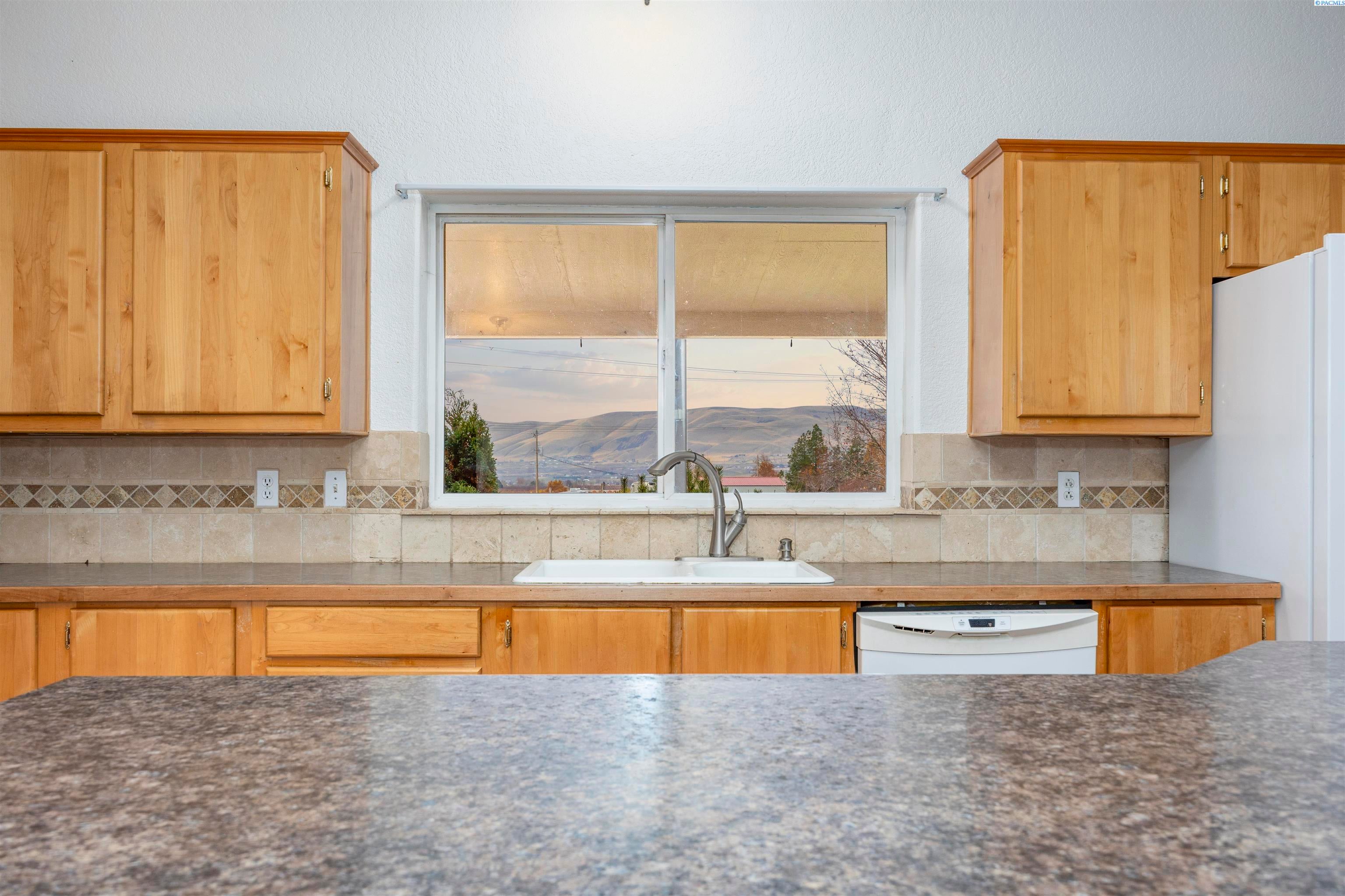 Benton City, Washington, 99320, United States, ,Residential,For Sale,1998007