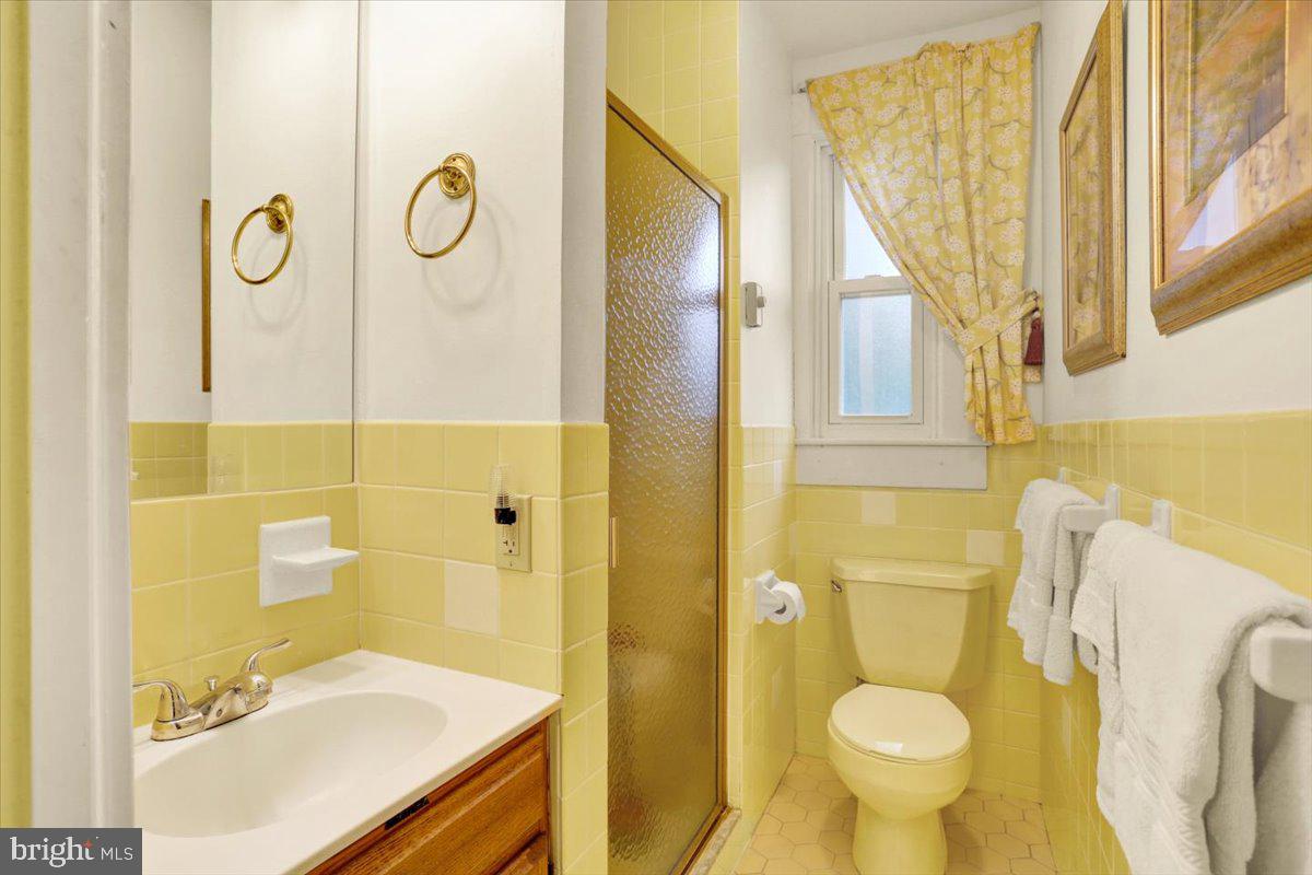 Manheim, Pennsylvania, 17545, United States, 6 Bedrooms Bedrooms, ,8 BathroomsBathrooms,Residential,For Sale,1896454