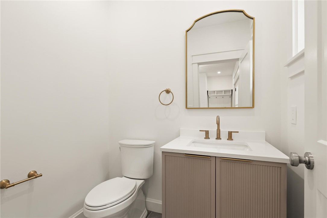 Johnston, Rhode Island, 02919, United States, 3 Bedrooms Bedrooms, ,3 BathroomsBathrooms,Residential,For Sale,1939389