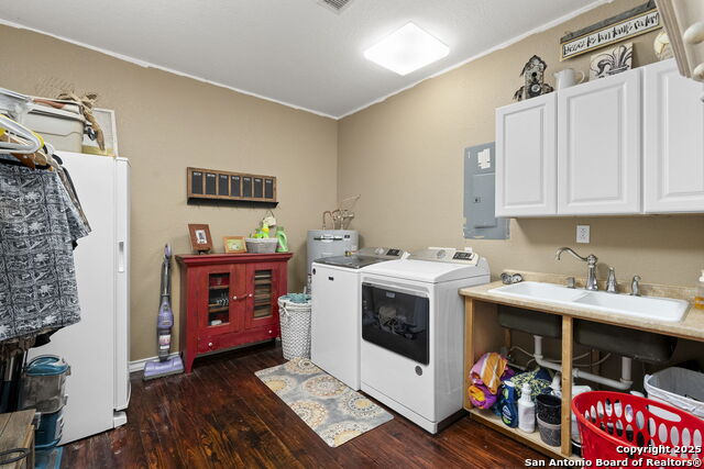 Bandera, Texas, 78003, United States, 3 Bedrooms Bedrooms, ,3 BathroomsBathrooms,Residential,For Sale,1919433