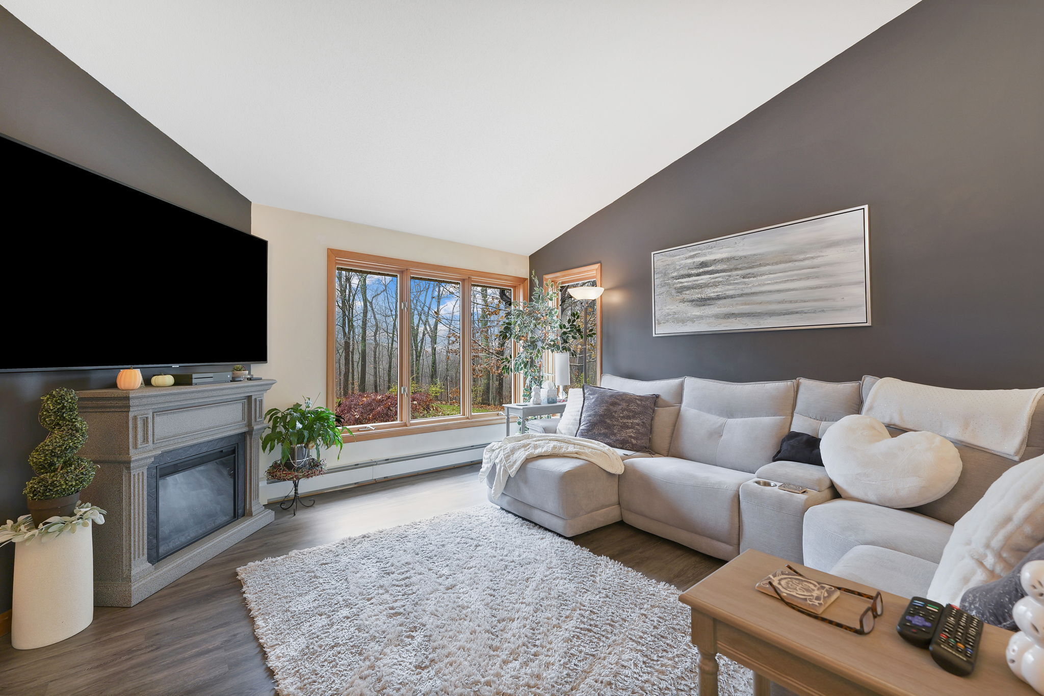 Tolland, Connecticut, 06084, United States, 3 Bedrooms Bedrooms, ,3 BathroomsBathrooms,Residential,For Sale,1993316