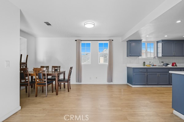 Los Angeles, California, 90007, United States, ,Residential,For Sale,1979560