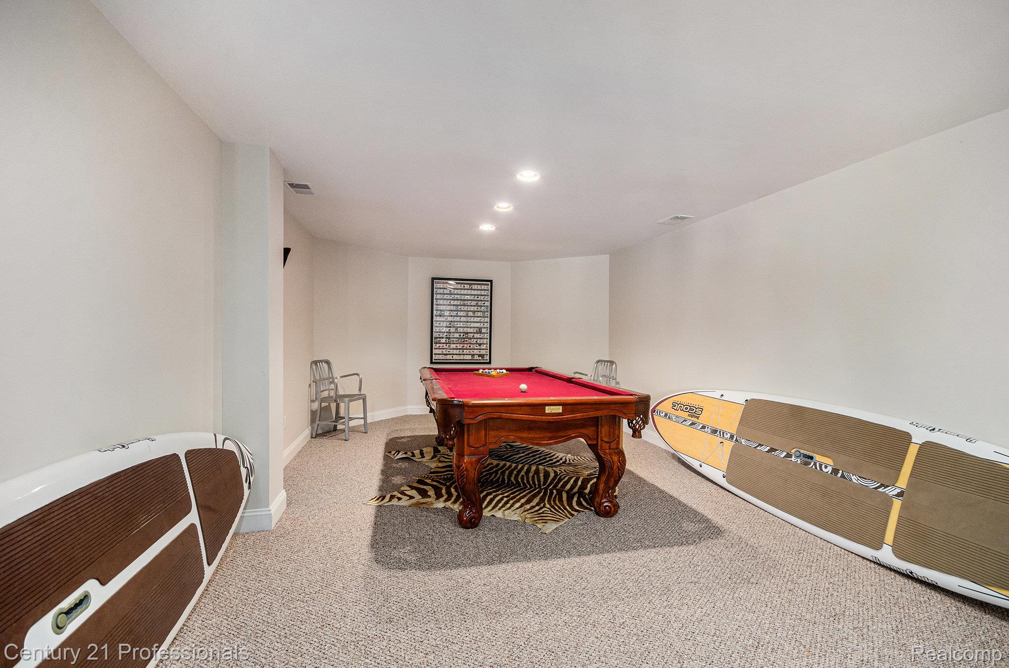 WhiteLake, Michigan, 48386, United States, 4 Bedrooms Bedrooms, ,4 BathroomsBathrooms,Residential,For Sale,1895235