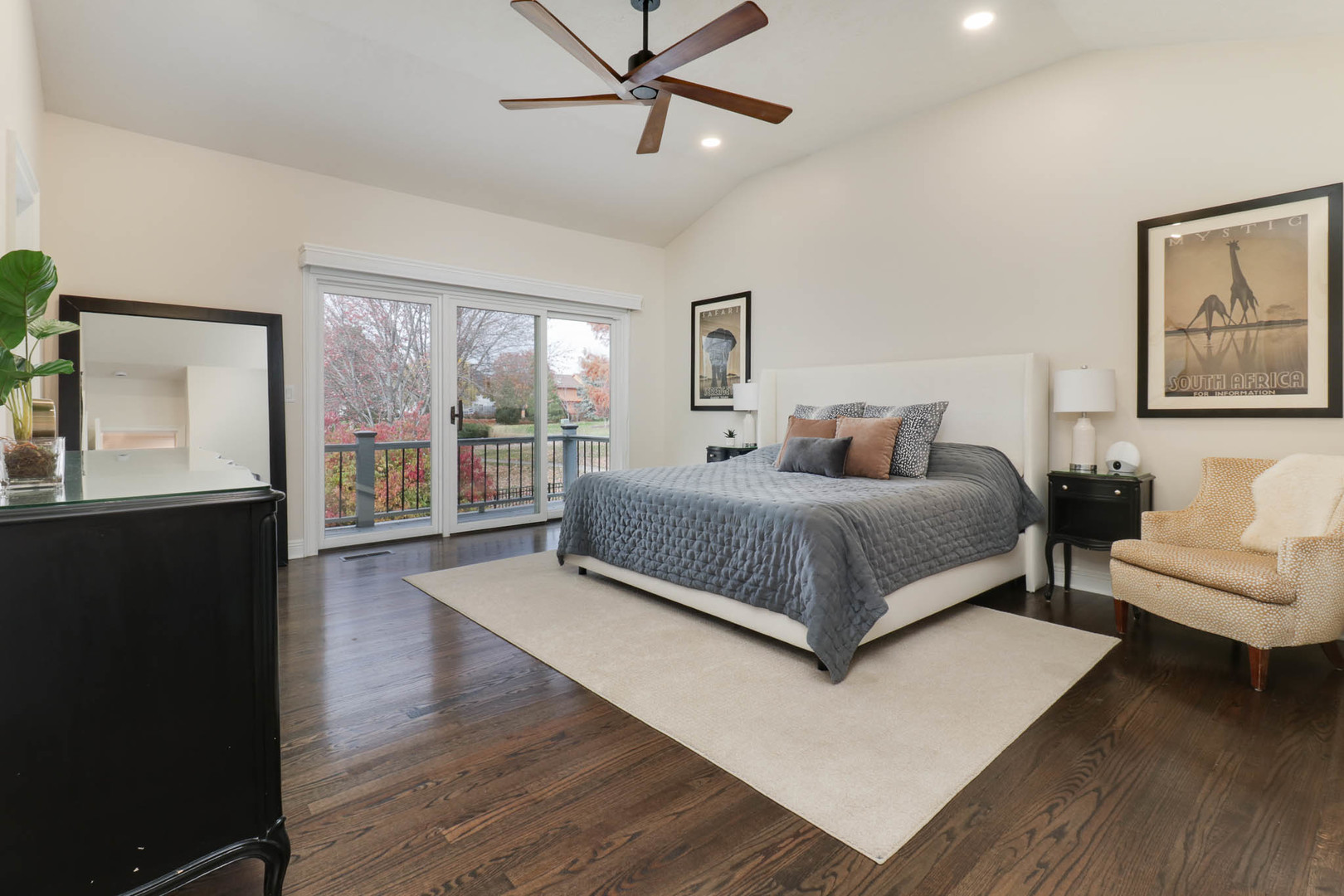 Bloomington, Illinois, 61704, United States, 5 Bedrooms Bedrooms, ,4 BathroomsBathrooms,Residential,For Sale,1991973