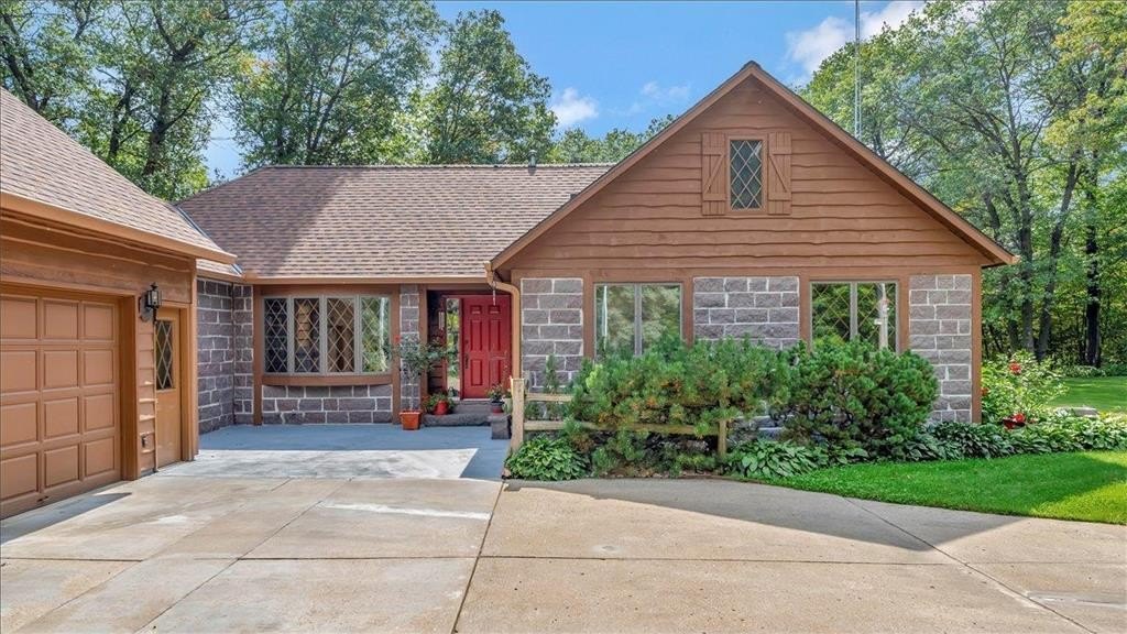 Saint Cloud, Minnesota, 56301, United States, 2 Bedrooms Bedrooms, ,3 BathroomsBathrooms,Residential,For Sale,1978189