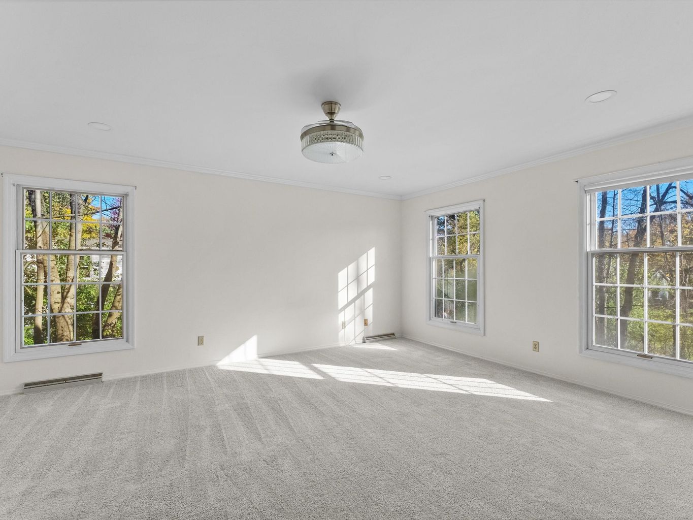 Manitowoc, Wisconsin, 54220, United States, 4 Bedrooms Bedrooms, ,4 BathroomsBathrooms,Residential,For Sale,1982773