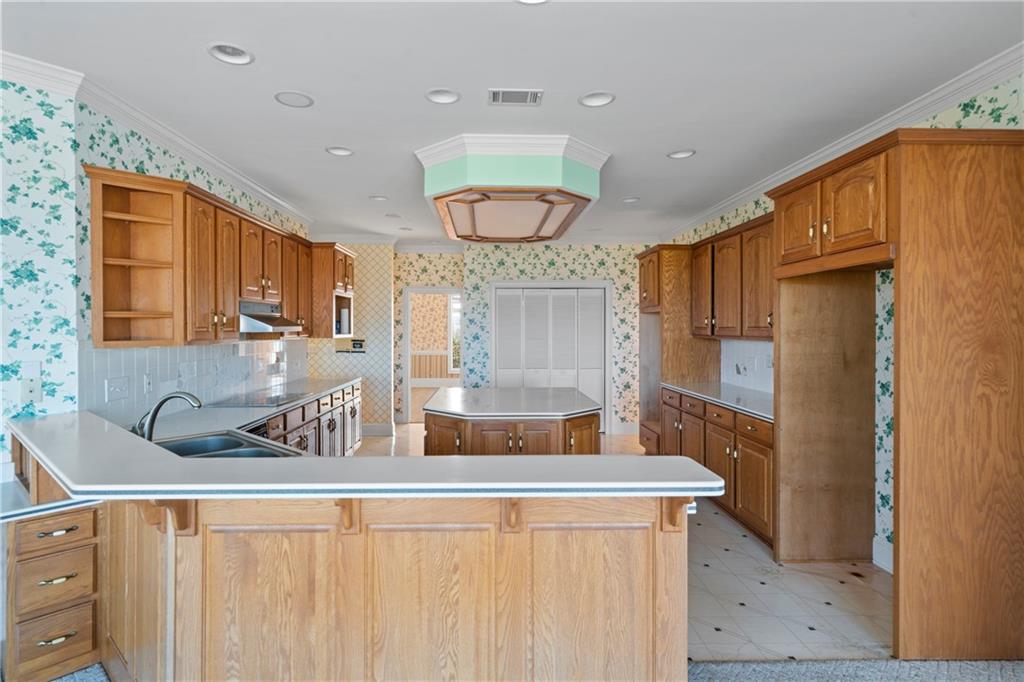 Gainesville, Georgia, 30506, United States, 5 Bedrooms Bedrooms, ,5 BathroomsBathrooms,Residential,For Sale,1996488