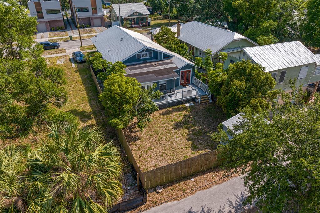 Tampa, Florida, 33602, United States, 3 Bedrooms Bedrooms, ,2 BathroomsBathrooms,Residential,For Sale,1785595