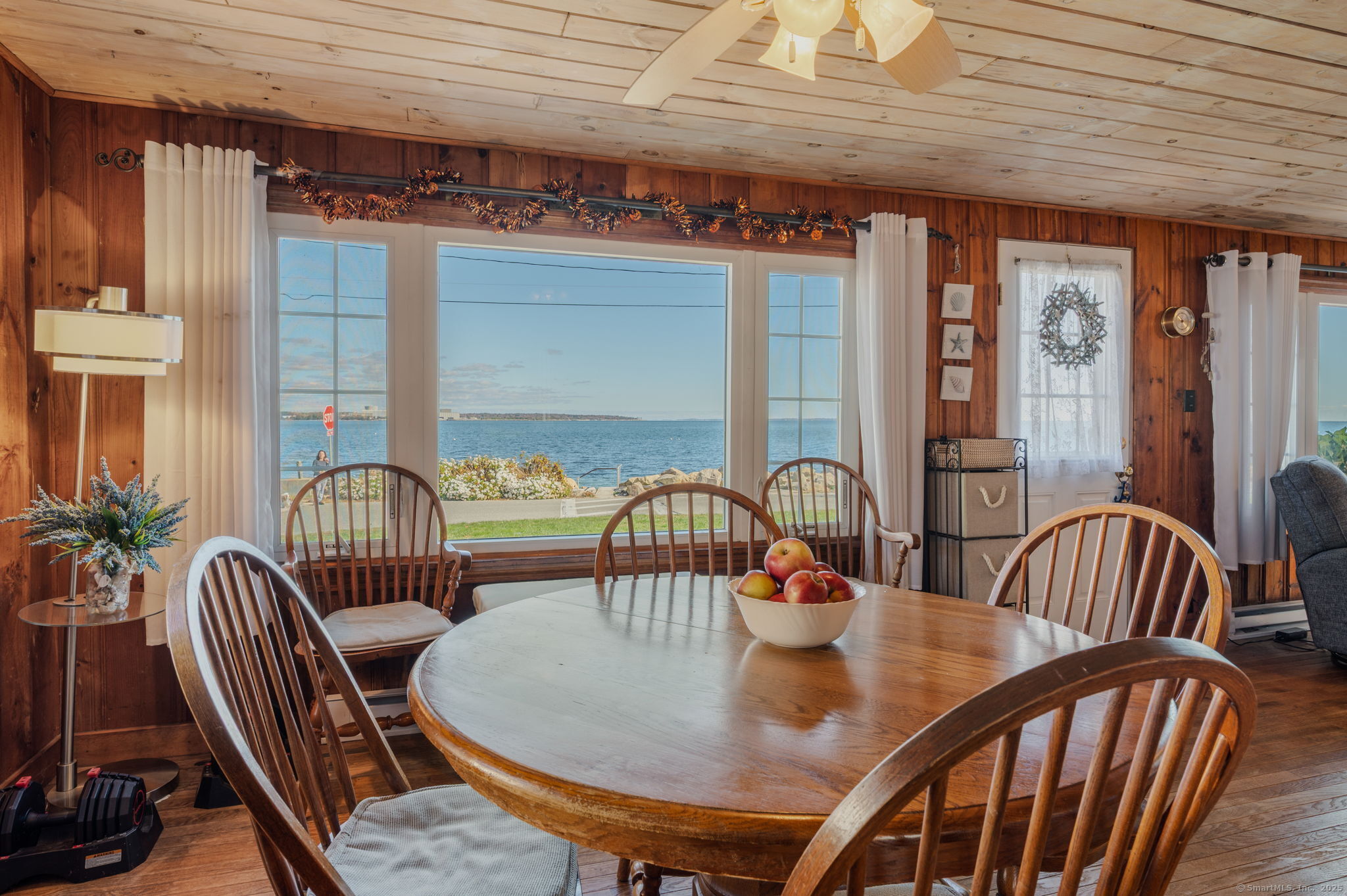 East Lyme, Connecticut, 06357, United States, 3 Bedrooms Bedrooms, ,1 BathroomBathrooms,Residential,For Sale,1987799