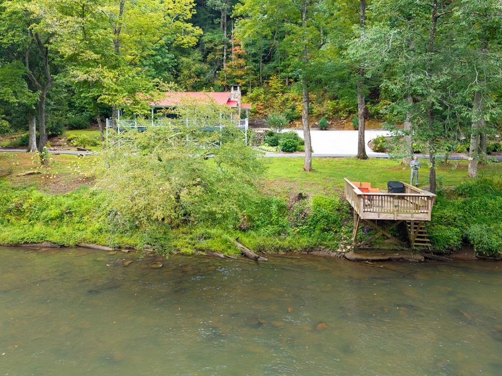 Murphy, North Carolina, 28906, United States, 2 Bedrooms Bedrooms, ,2 BathroomsBathrooms,Residential,For Sale,1976149