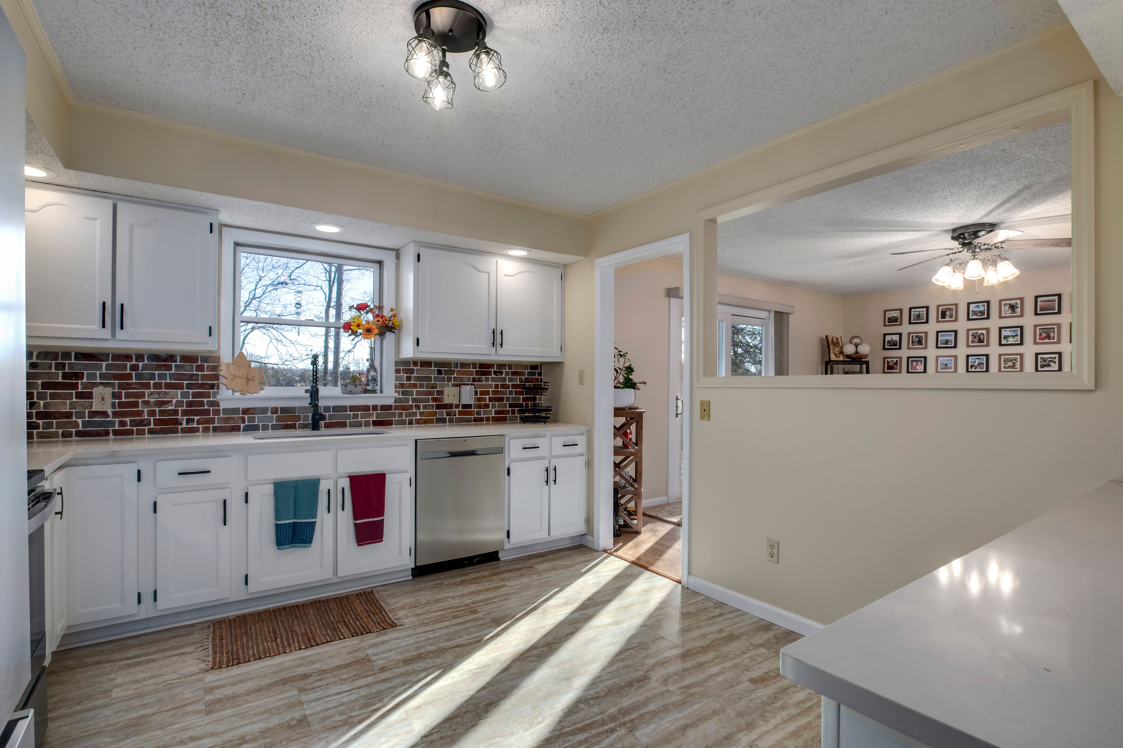 Loudon, Tennessee, 37774, United States, 3 Bedrooms Bedrooms, ,3 BathroomsBathrooms,Residential,For Sale,2011401