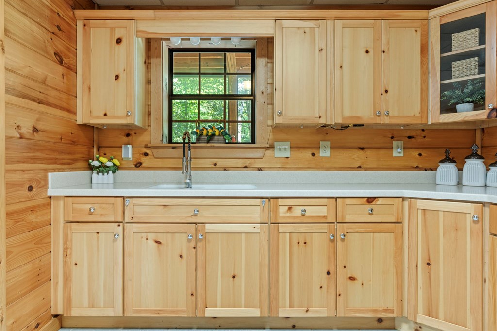 Blue Ridge, Georgia, 30513, United States, 3 Bedrooms Bedrooms, ,3 BathroomsBathrooms,Residential,For Sale,1980618