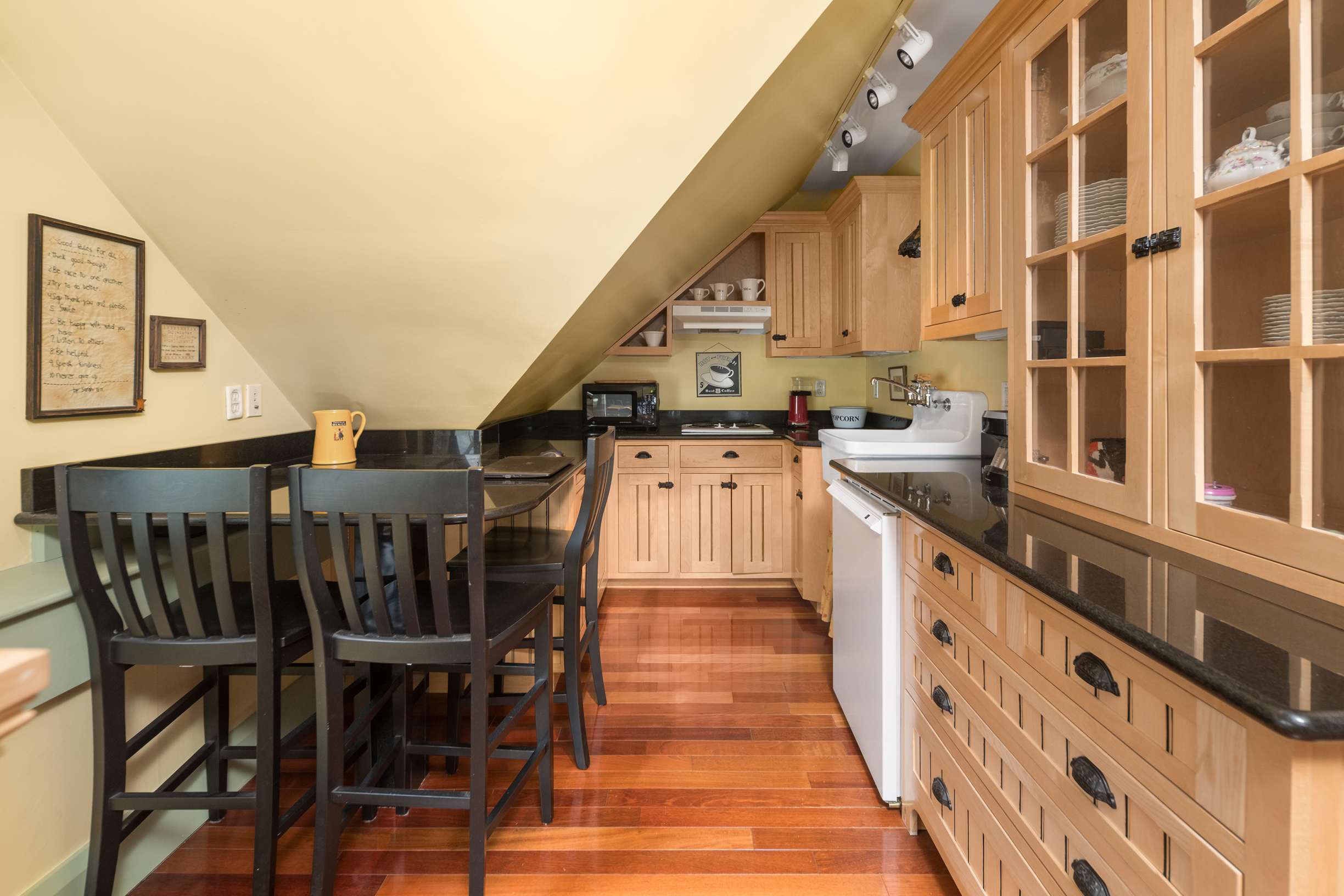  Grand New Englander with 2 Bedroom Apartment in York Village - 物件實景