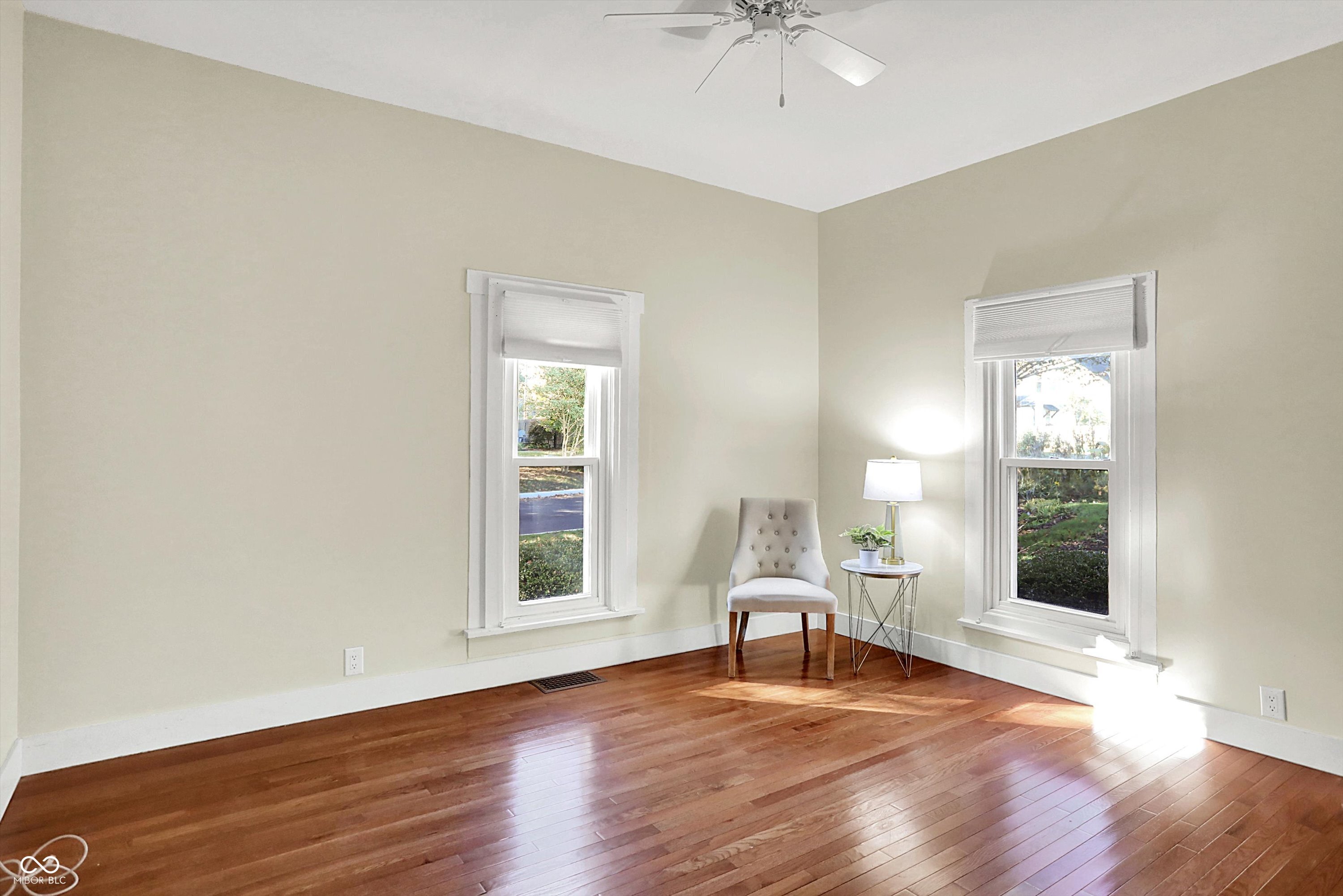 Zionsville, Indiana, 46077, United States, 3 Bedrooms Bedrooms, ,2 BathroomsBathrooms,Residential,For Sale,1981212