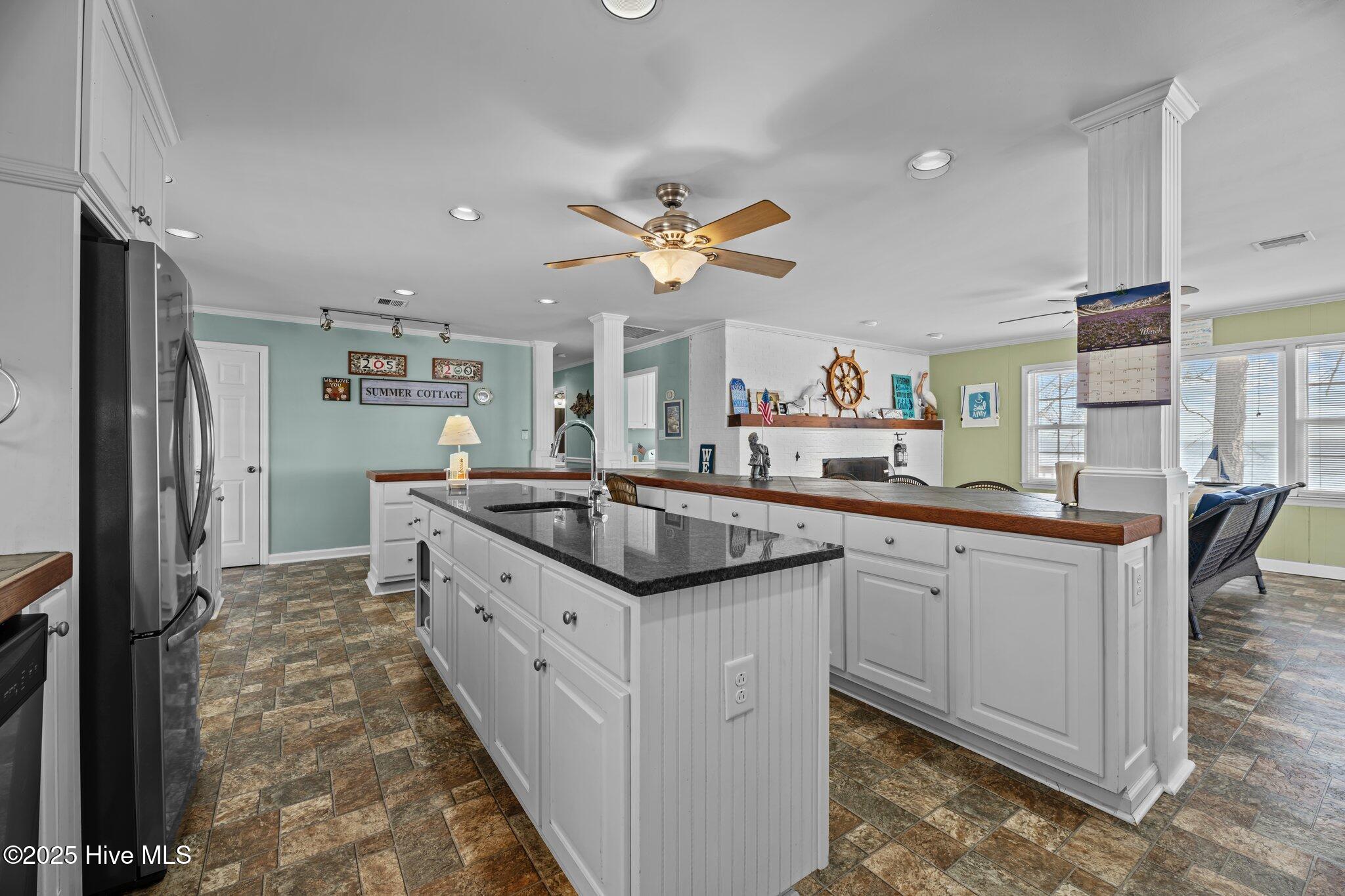 Oriental, North Carolina, 28571, United States, 3 Bedrooms Bedrooms, ,2 BathroomsBathrooms,Residential,For Sale,1761894
