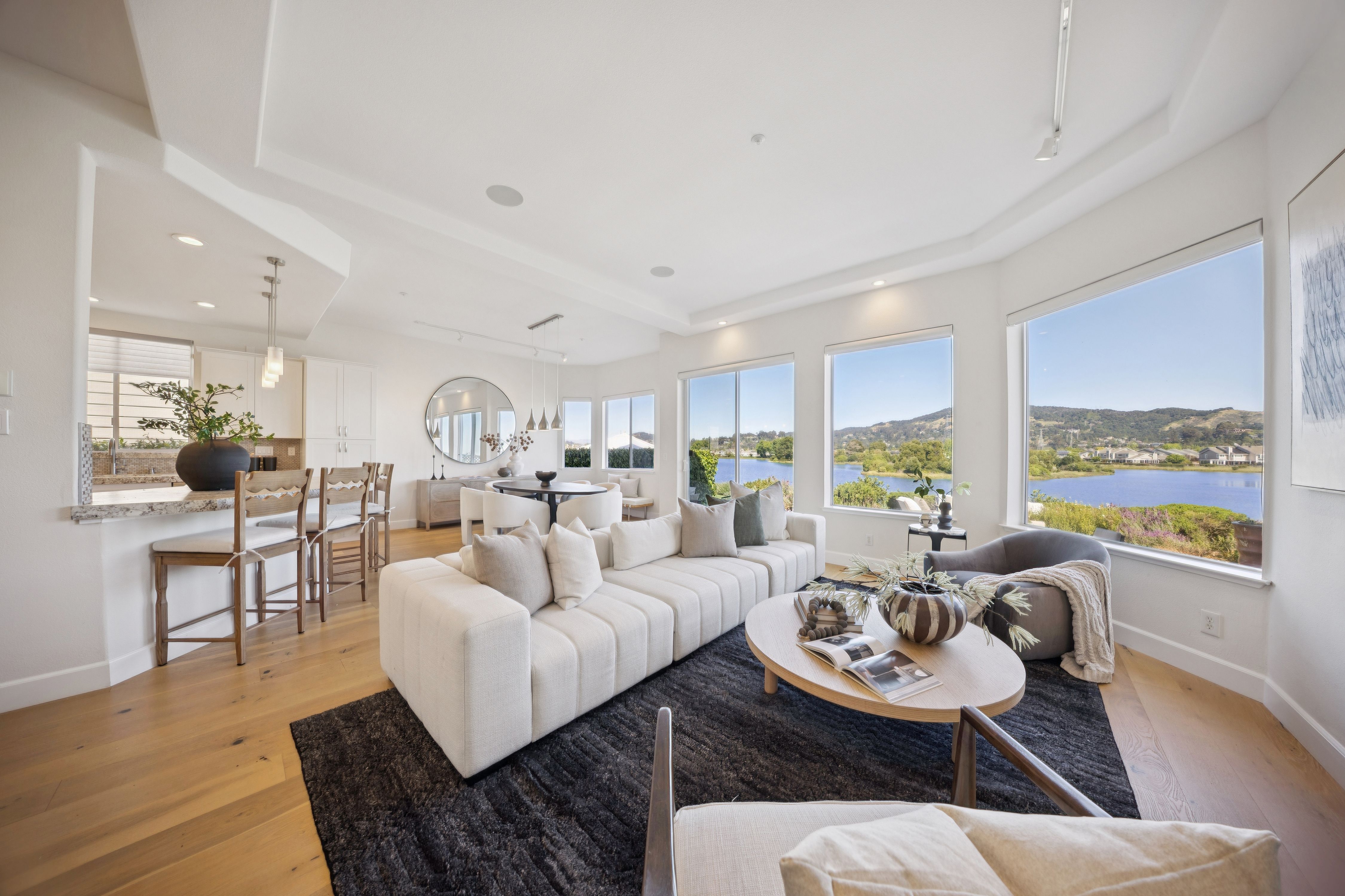  Sunny Waterfront Baypoint Lagoon Home - 物件實景