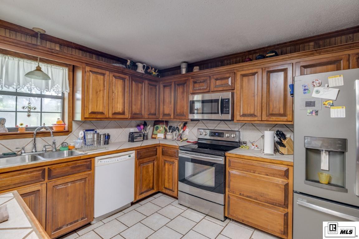 Rayville, Louisiana, 71269, United States, 3 Bedrooms Bedrooms, ,2 BathroomsBathrooms,Residential,For Sale,1847569