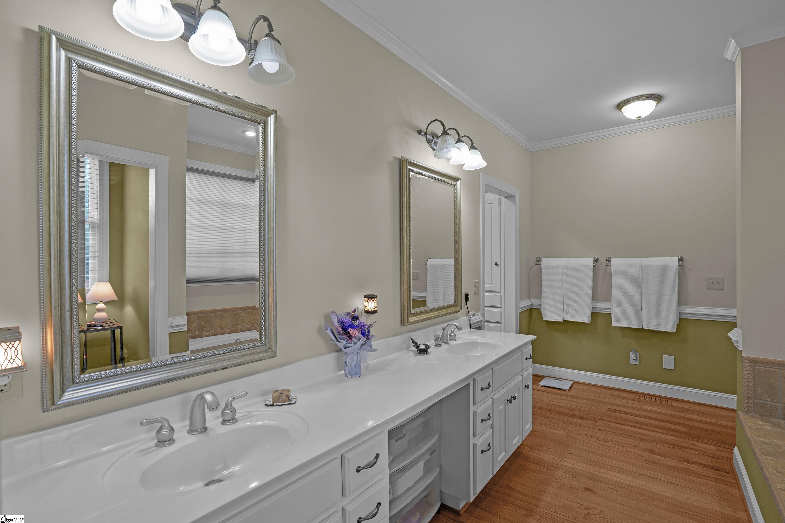 Landrum, South Carolina, 29356, United States, 5 Bedrooms Bedrooms, ,3 BathroomsBathrooms,Residential,For Sale,1868751