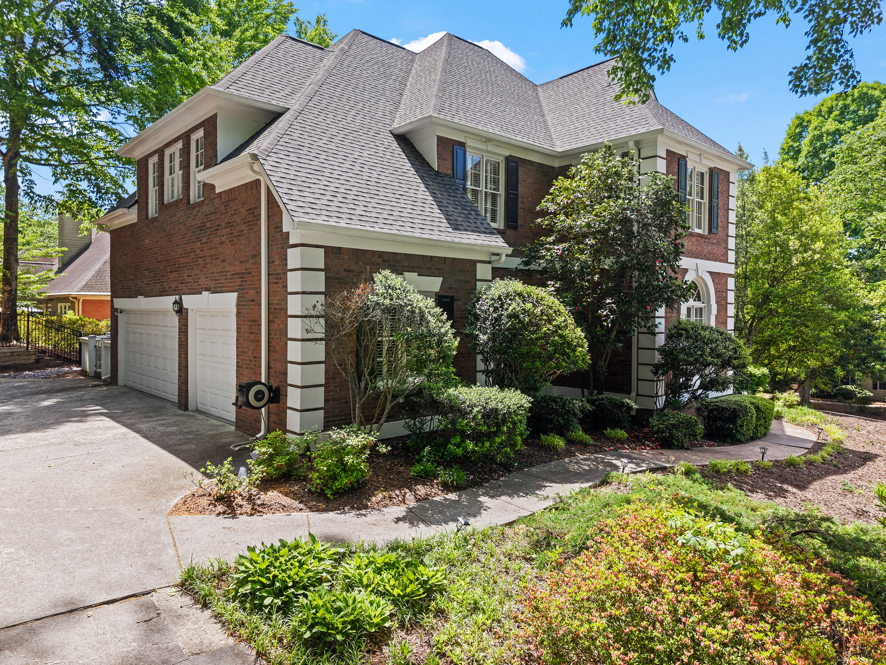  Timeless Elegance in Roswell