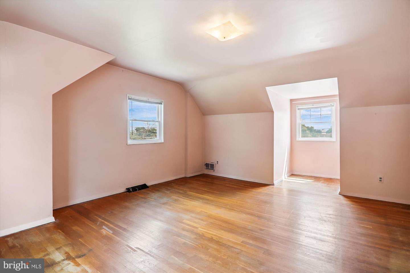 Silver Spring, Maryland, 20903, United States, 4 Bedrooms Bedrooms, ,2 BathroomsBathrooms,Residential,For Sale,1919736