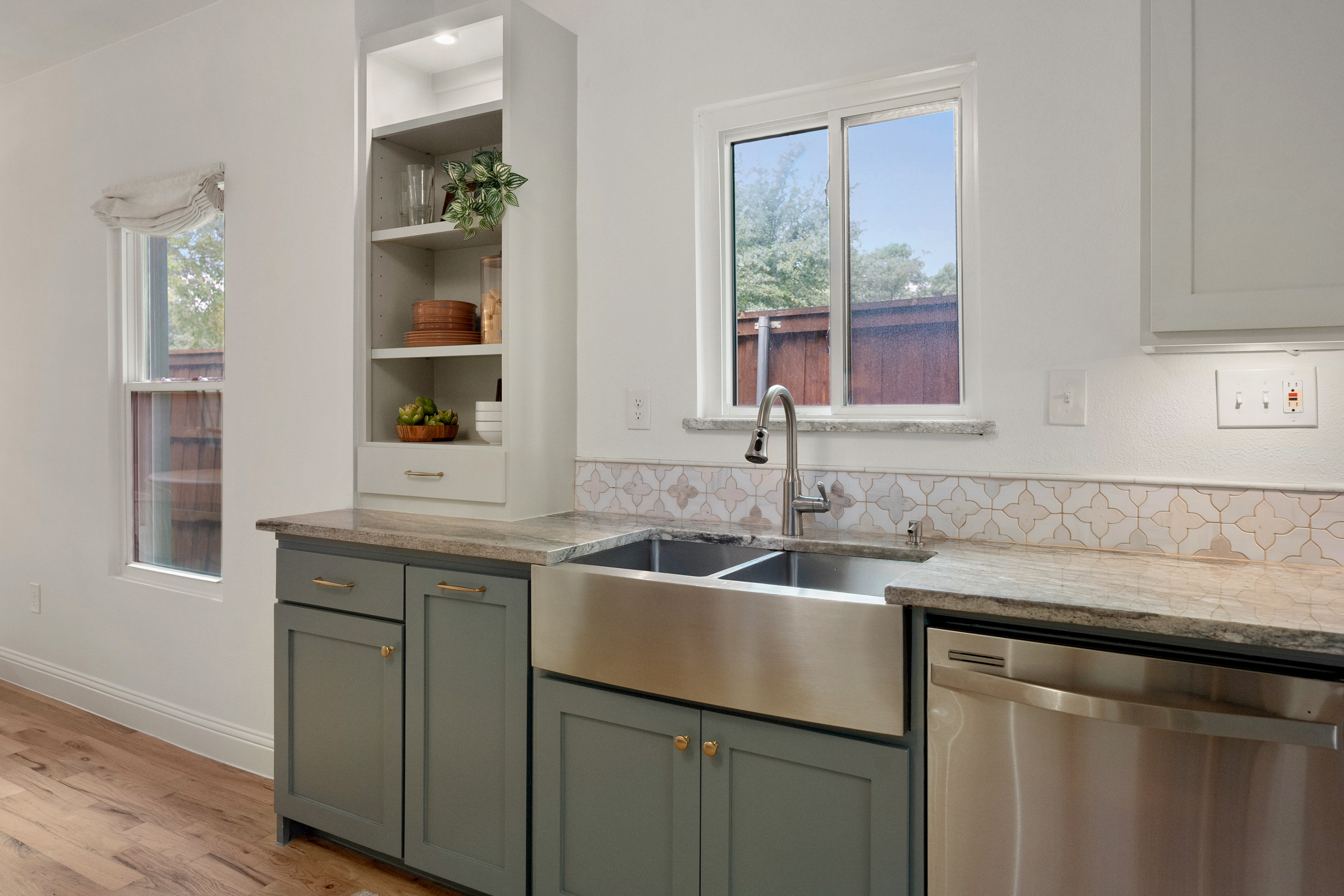  Classic East Dallas Craftsman with Refined Modern Updates - 物件實景