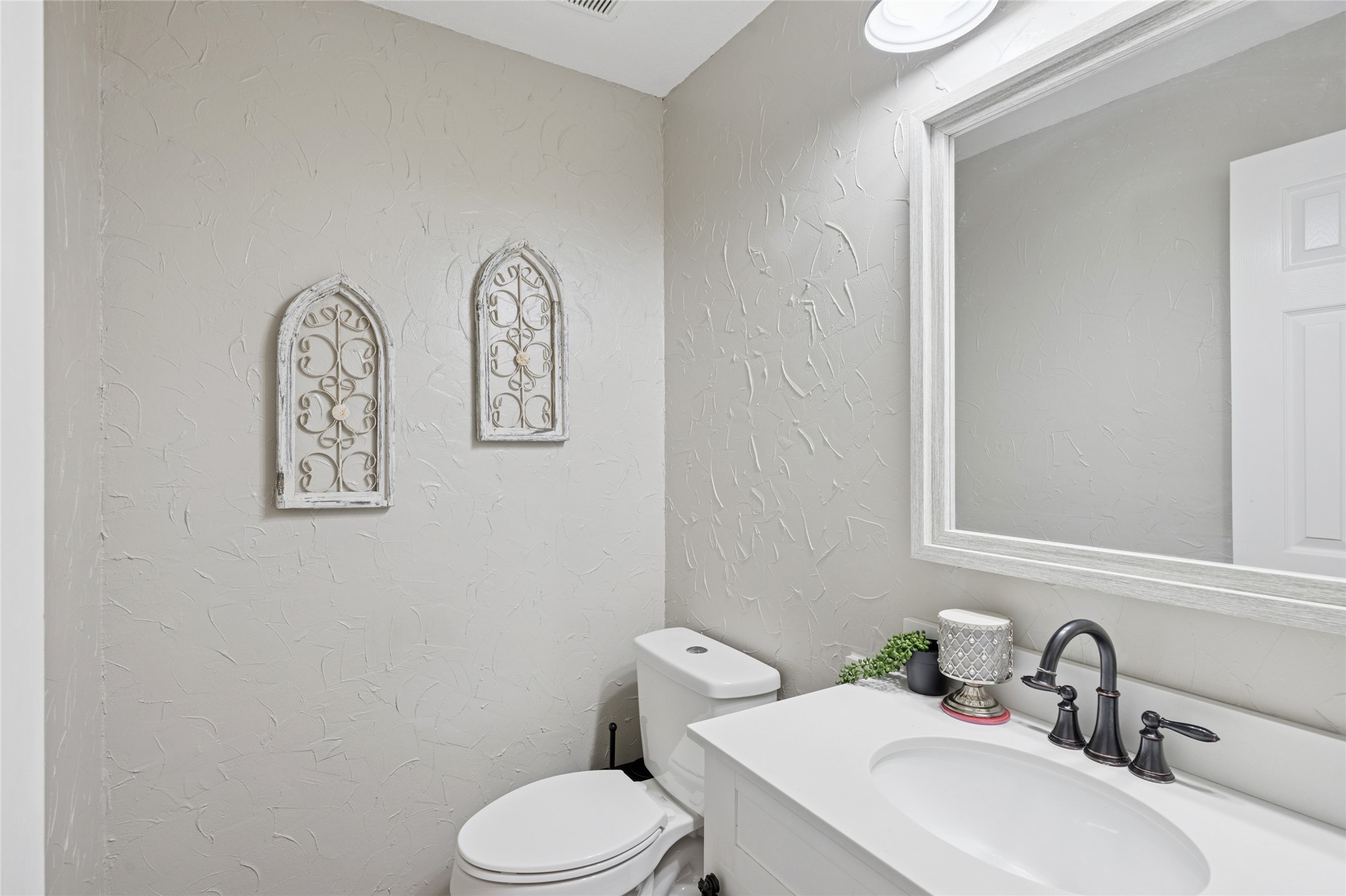 Keller, Texas, 76248, United States, 5 Bedrooms Bedrooms, ,3 BathroomsBathrooms,Residential,For Sale,1988935