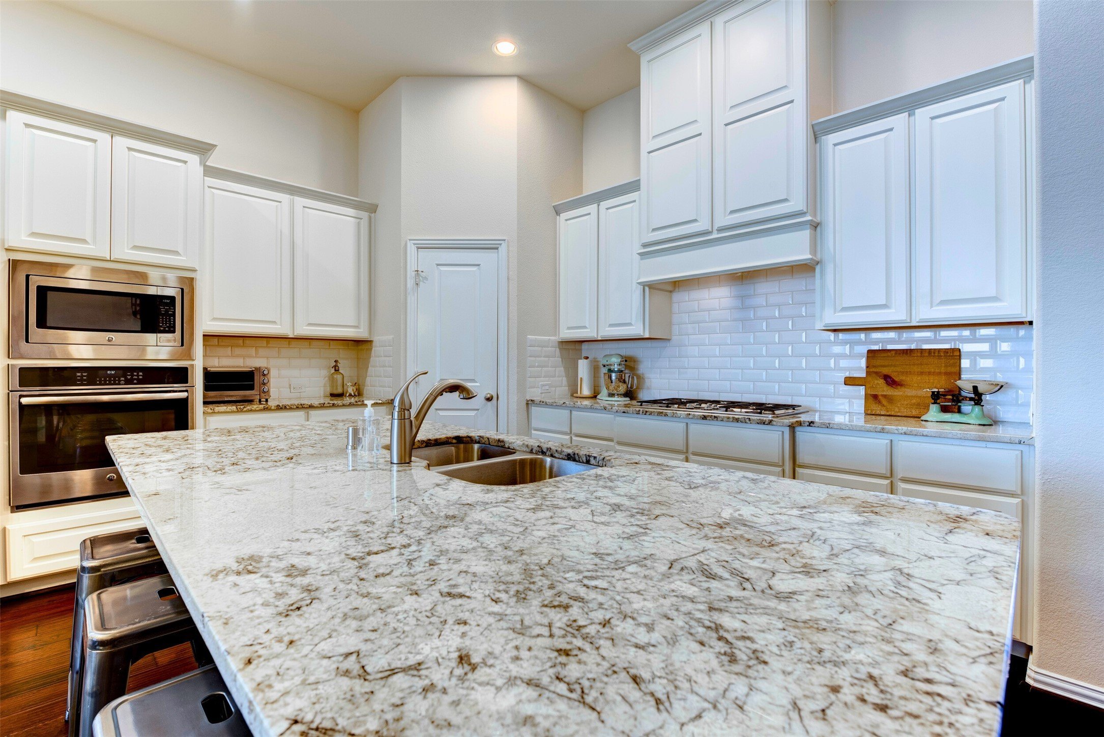 Fulshear, Texas, 77441, United States, 4 Bedrooms Bedrooms, ,4 BathroomsBathrooms,Residential,For Sale,1942866