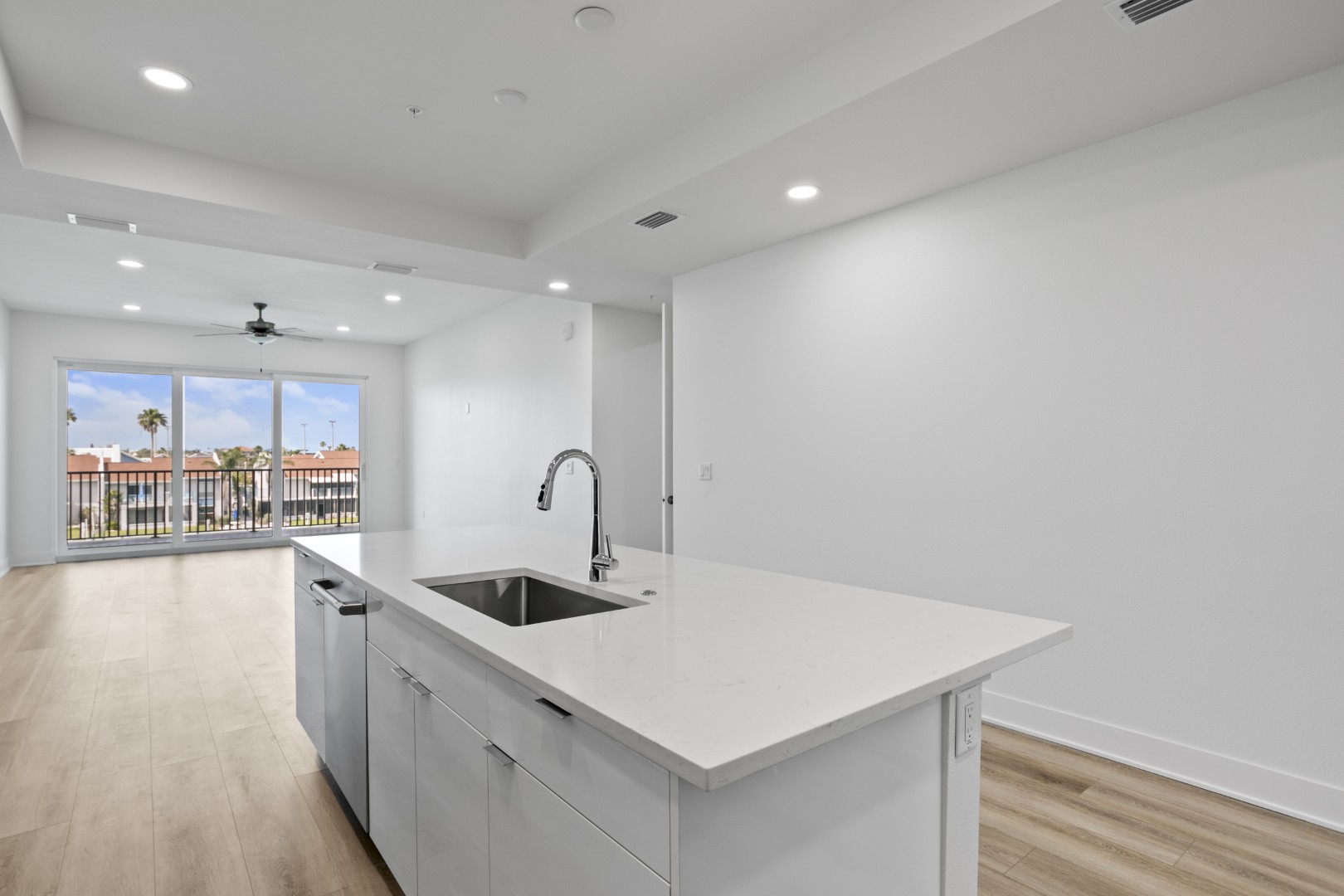 400 150th Ave # 304, Madeira Beach, Florida, 33708, United States, 3 Bedrooms Bedrooms, ,3 BathroomsBathrooms,Residential,For Sale,400 150th Ave # 304,1407196