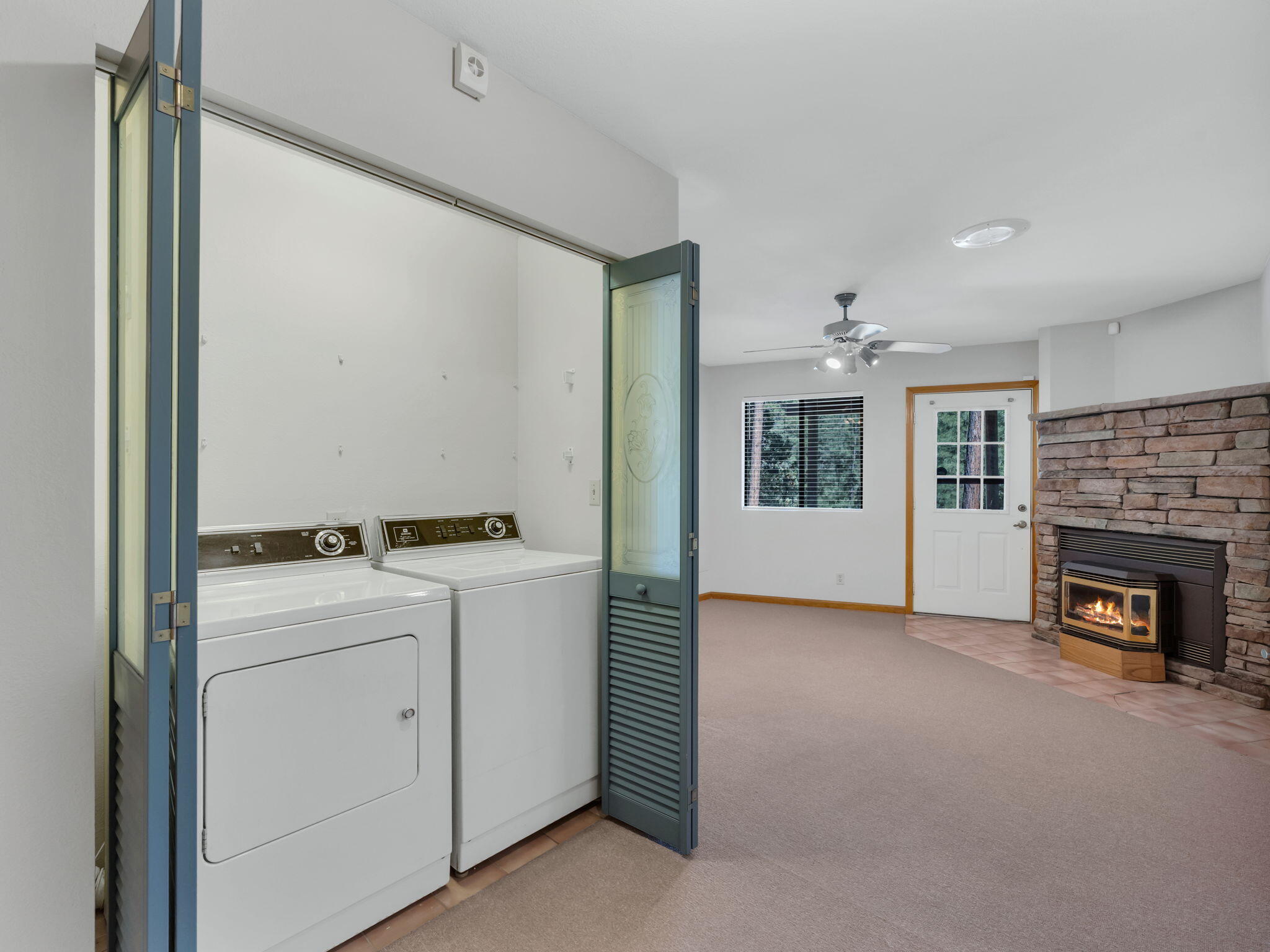 Pine, Arizona, 85544, United States, 3 Bedrooms Bedrooms, ,2 BathroomsBathrooms,Residential,For Sale,1828056