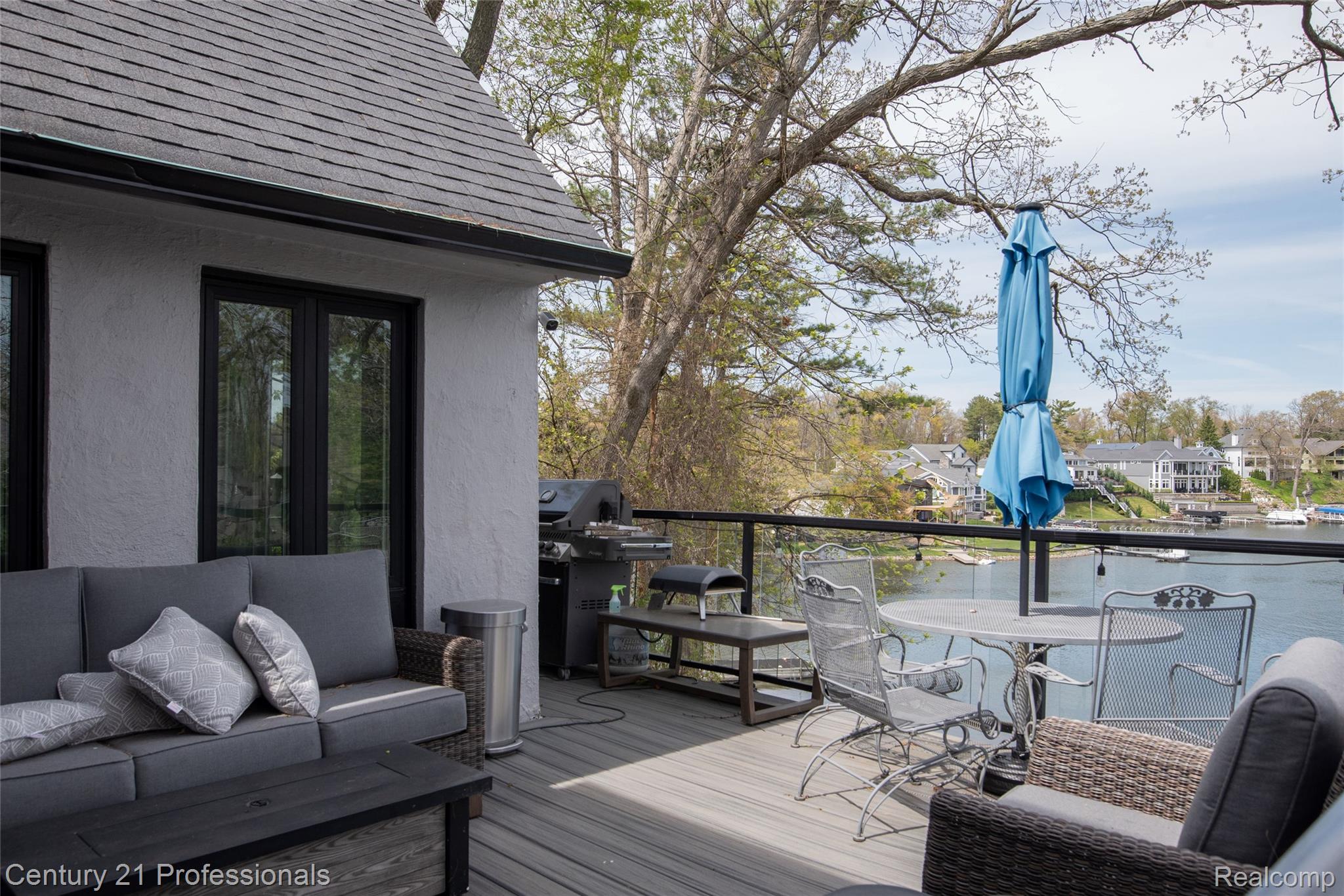 LakeOrion, Michigan, 48362, United States, 2 Bedrooms Bedrooms, ,2 BathroomsBathrooms,Residential,For Sale,2005398