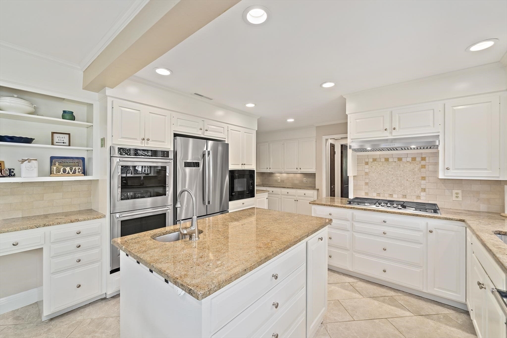 Newton, Massachusetts, 02468, United States, 4 Bedrooms Bedrooms, ,4 BathroomsBathrooms,Residential,For Sale,1829542