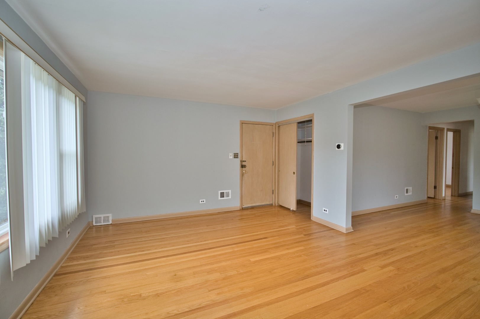 Lincolnwood, Illinois, 60712, United States, 8 Bedrooms Bedrooms, ,Residential,For Sale,1984264