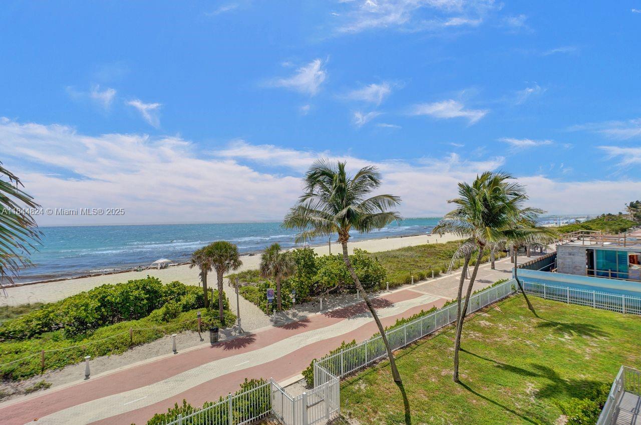 Miami Beach, Florida, 33140, United States, 2 Bedrooms Bedrooms, ,2 BathroomsBathrooms,Residential,For Sale,1907314