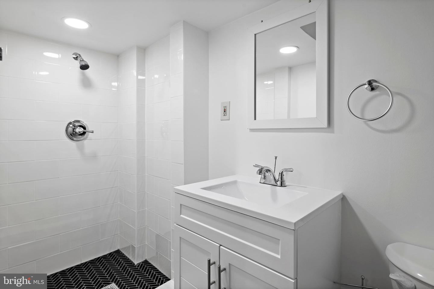 Washington, District of Columbia, 20001, United States, 4 Bedrooms Bedrooms, ,4 BathroomsBathrooms,Residential,For Sale,1988247