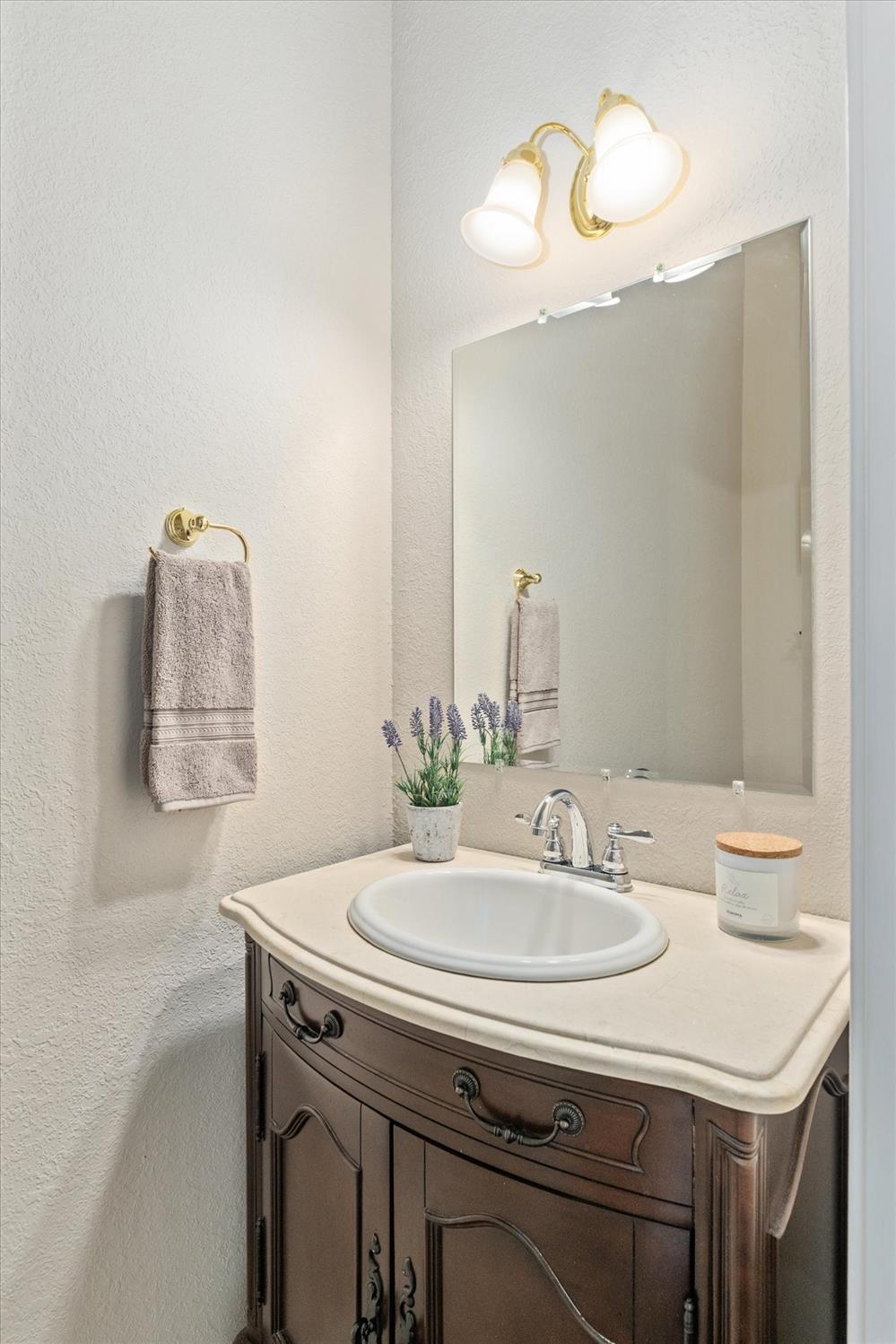 Murphys, California, 95247, United States, 3 Bedrooms Bedrooms, ,2 BathroomsBathrooms,Residential,For Sale,2048867