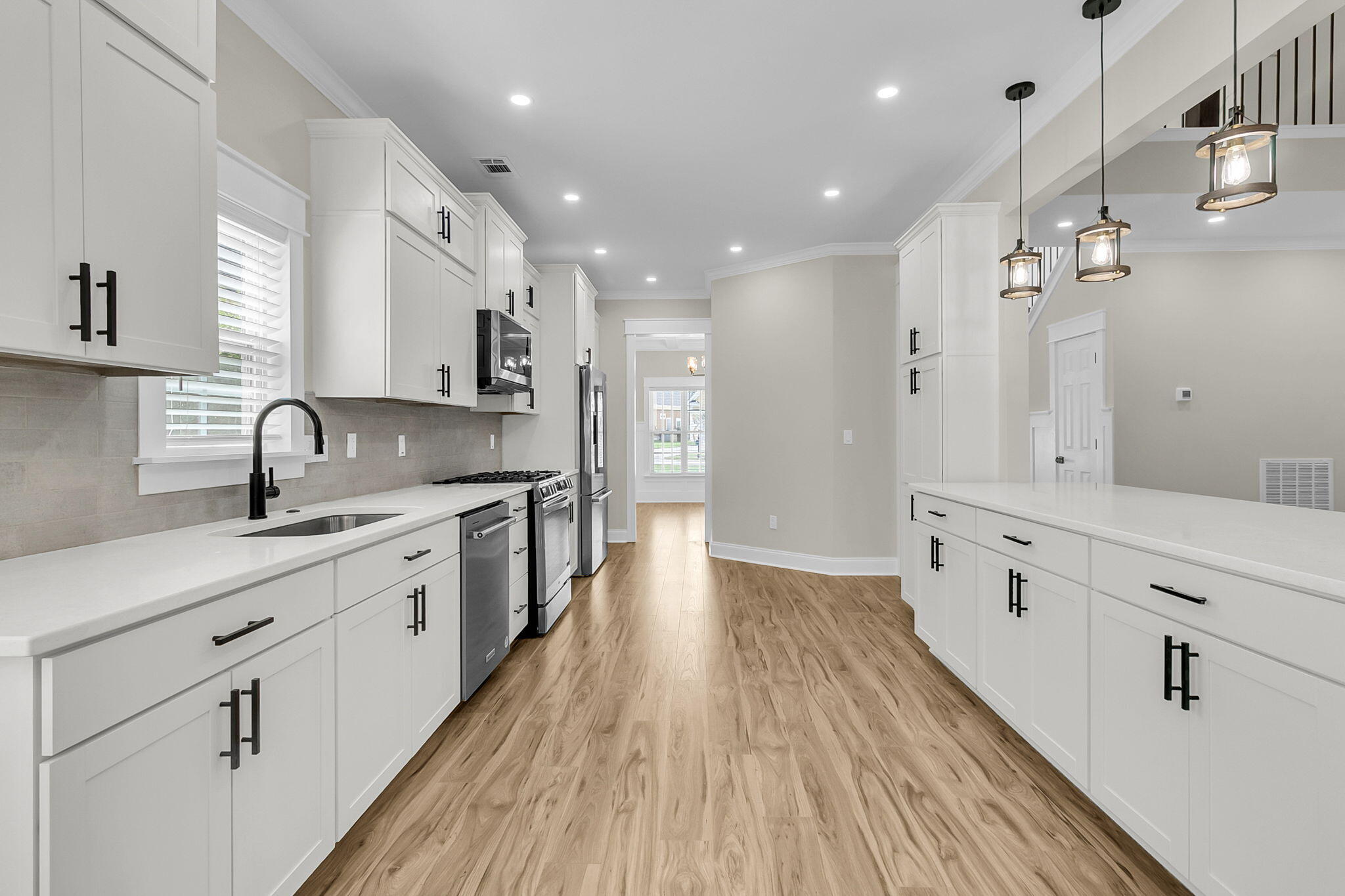 North Charleston, South Carolina, 29420, United States, 5 Bedrooms Bedrooms, ,4 BathroomsBathrooms,Residential,For Sale,1899453
