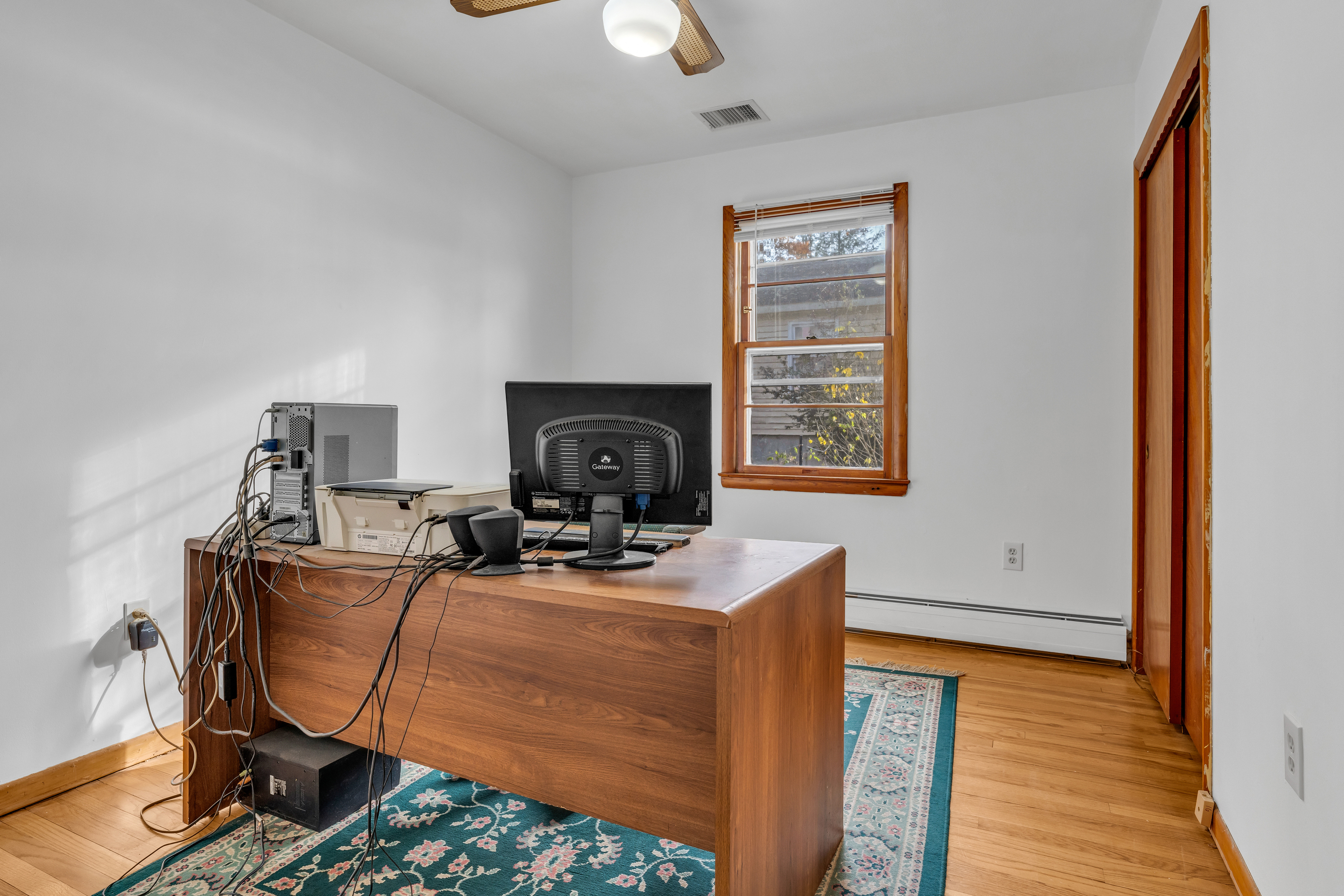 Guilford, Connecticut, 06437, United States, 3 Bedrooms Bedrooms, ,2 BathroomsBathrooms,Residential,For Sale,1994597