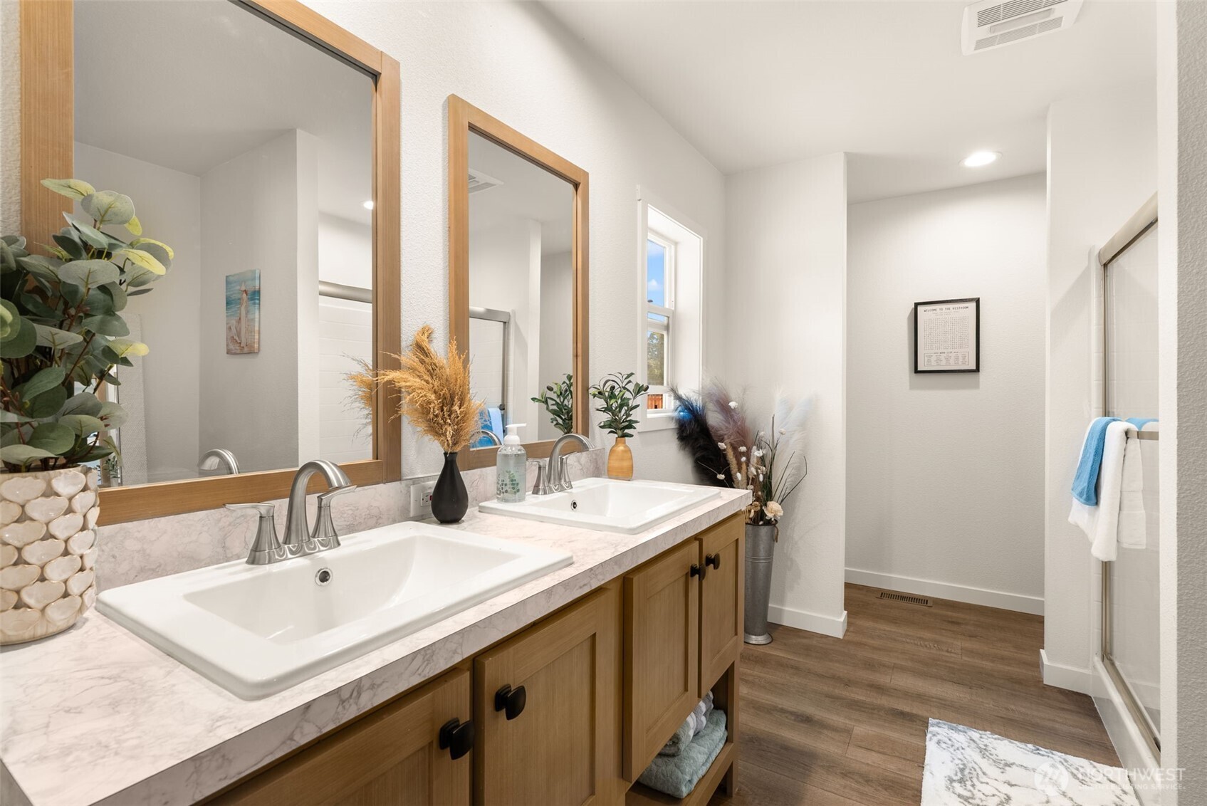 Napavine, Washington, 98565, United States, 5 Bedrooms Bedrooms, ,2 BathroomsBathrooms,Residential,For Sale,1981873