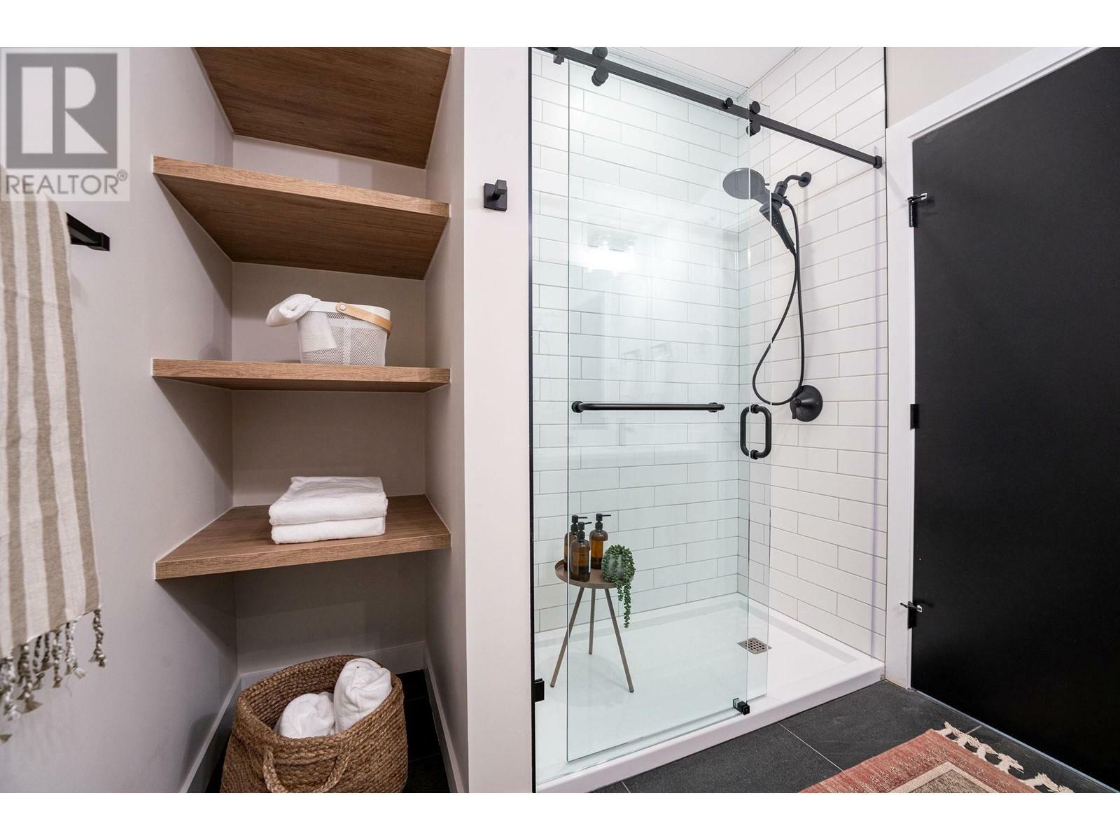 REVELSTOKE, British Columbia, V0E 2S0, CA, 3 Bedrooms Bedrooms, ,3 BathroomsBathrooms,Residential,For Sale,1838695