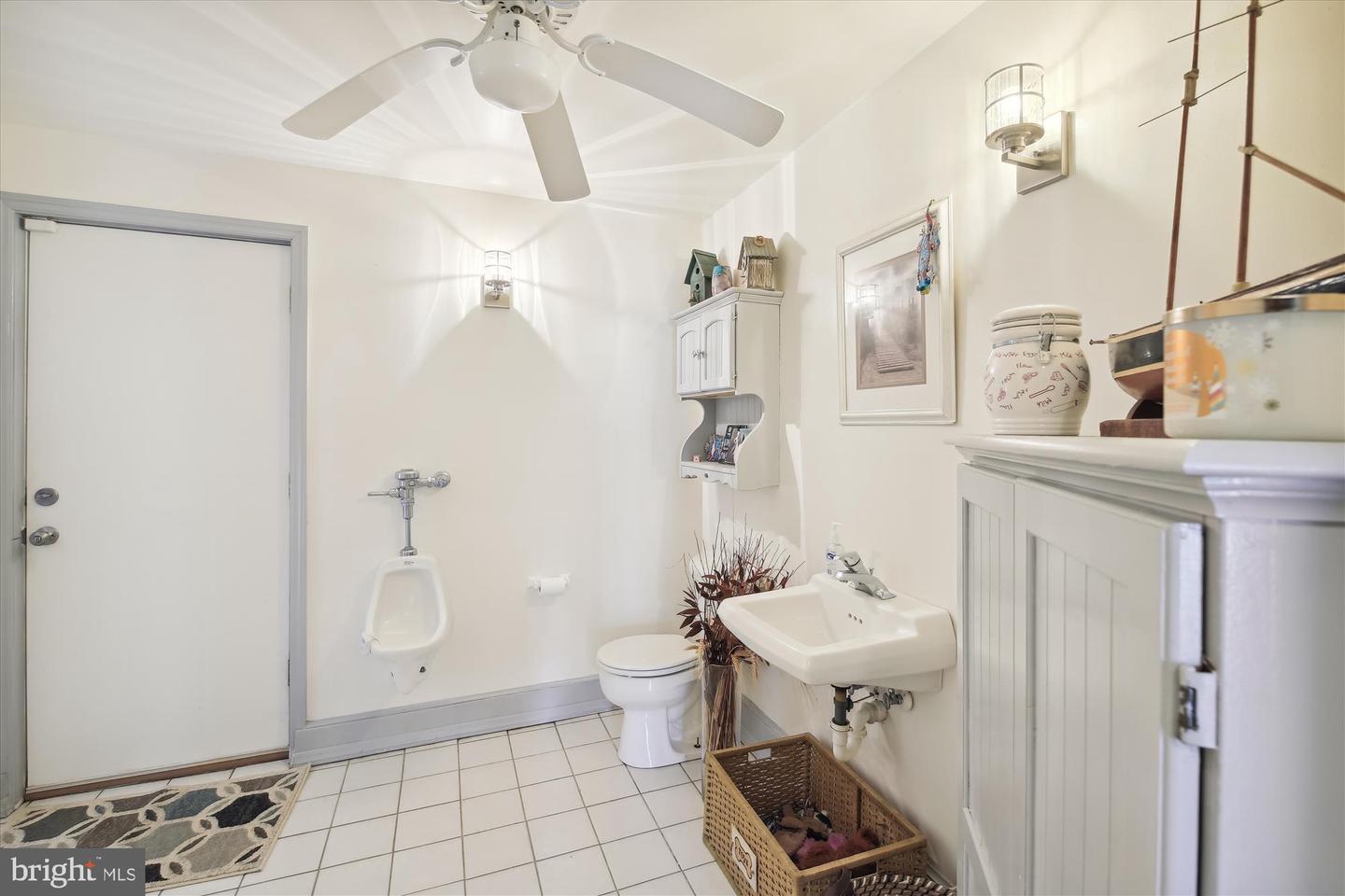 Crisfield, Maryland, 21817, United States, 3 Bedrooms Bedrooms, ,3 BathroomsBathrooms,Residential,For Sale,1897378