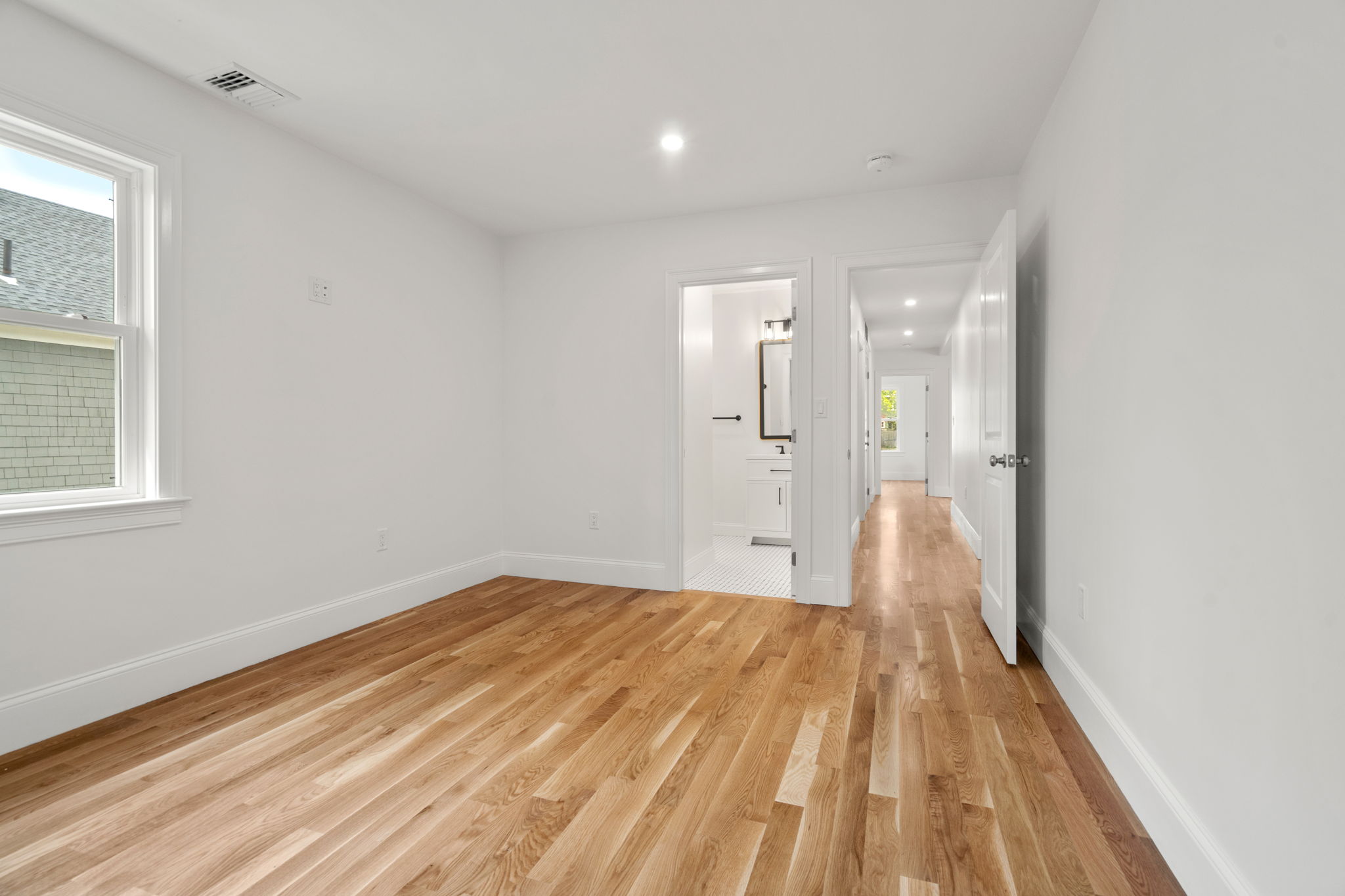  26-28 Pitcher Avenue, Medford, MA, 02155 - 物件實景