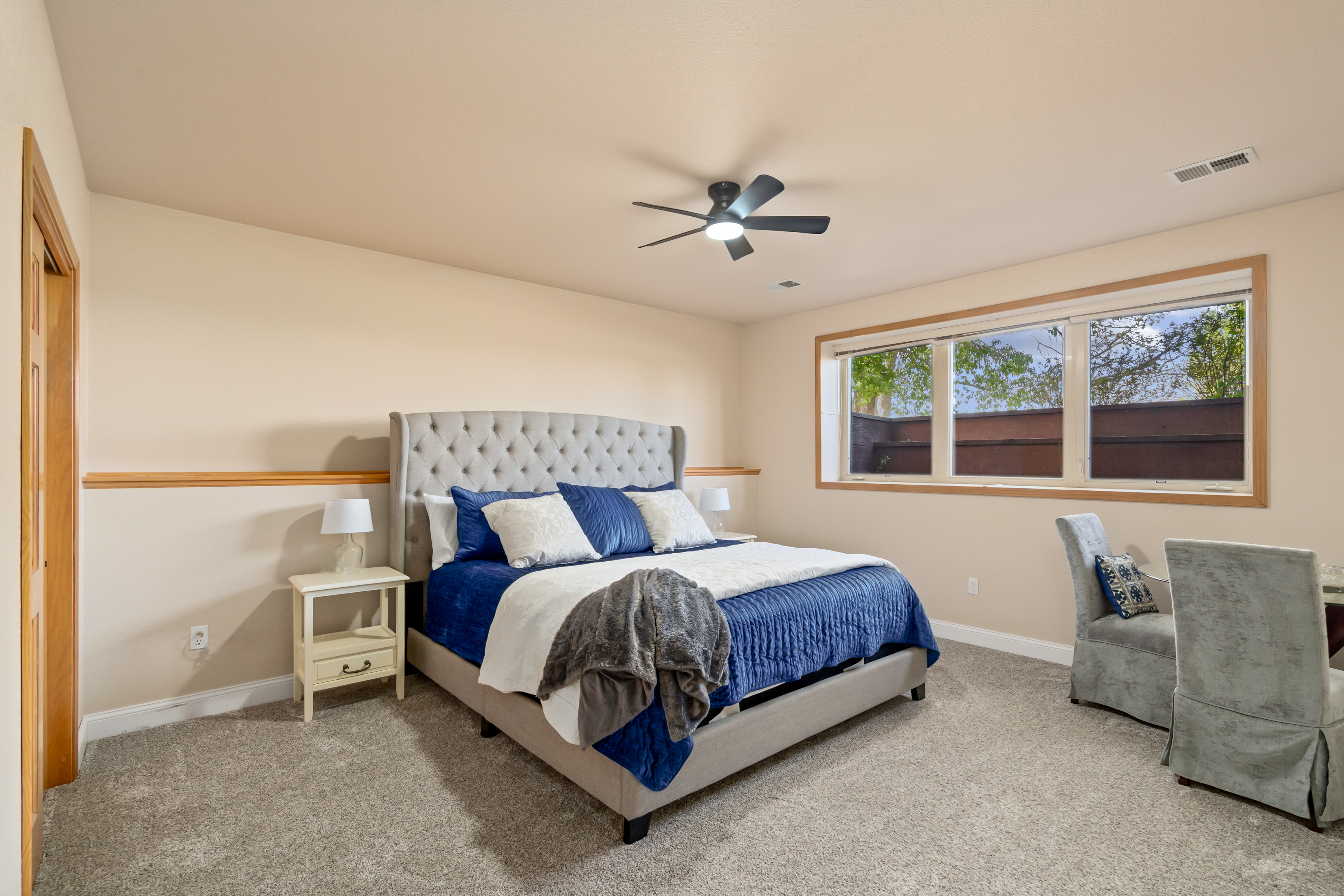  Luxuriously Renovated Home Overlooking Hole 15 of the Ptarmigan Country Club - 物件實景